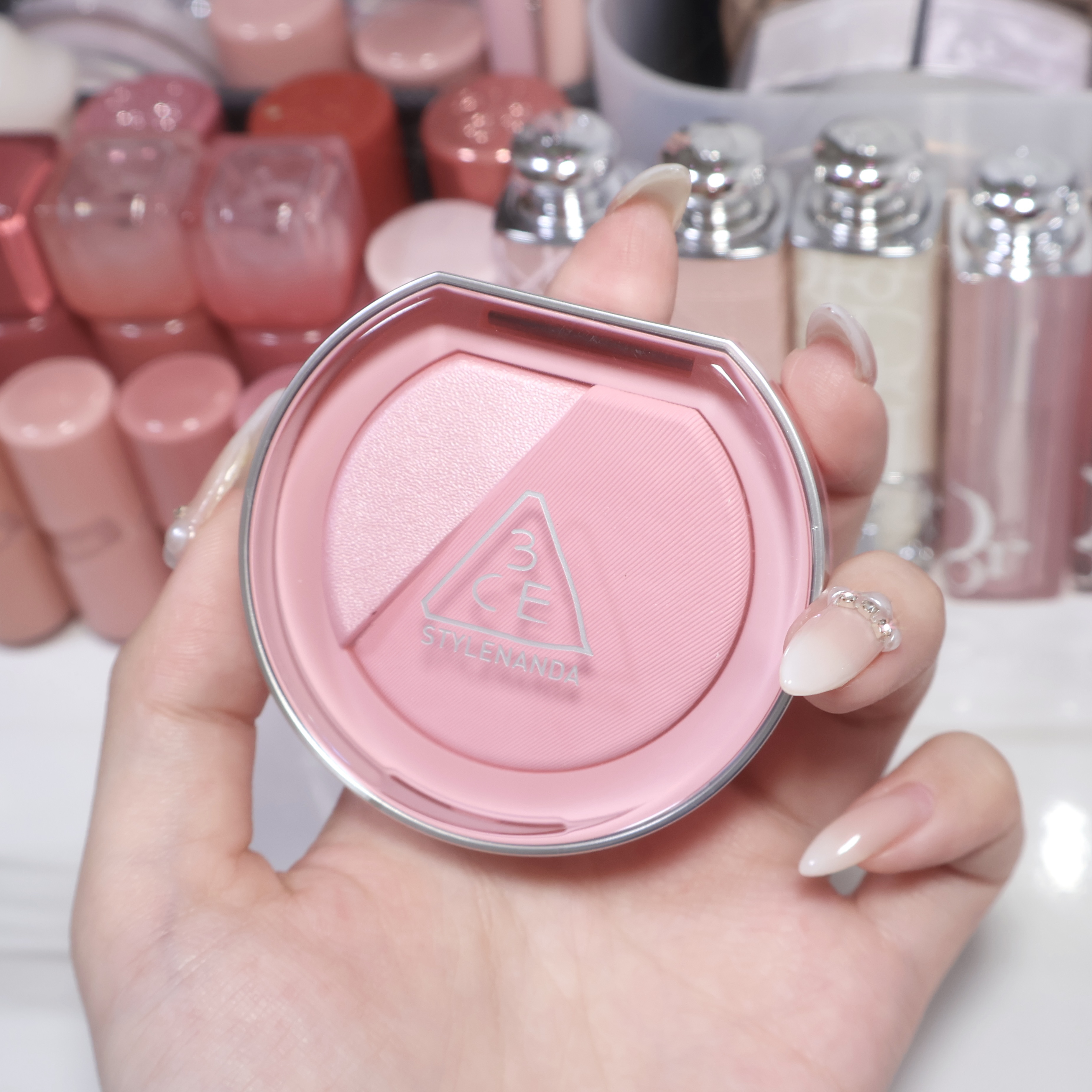 3CE ブラッシュライター #SLICK/3CE/パウダーチークを使ったクチコミ（1枚目）