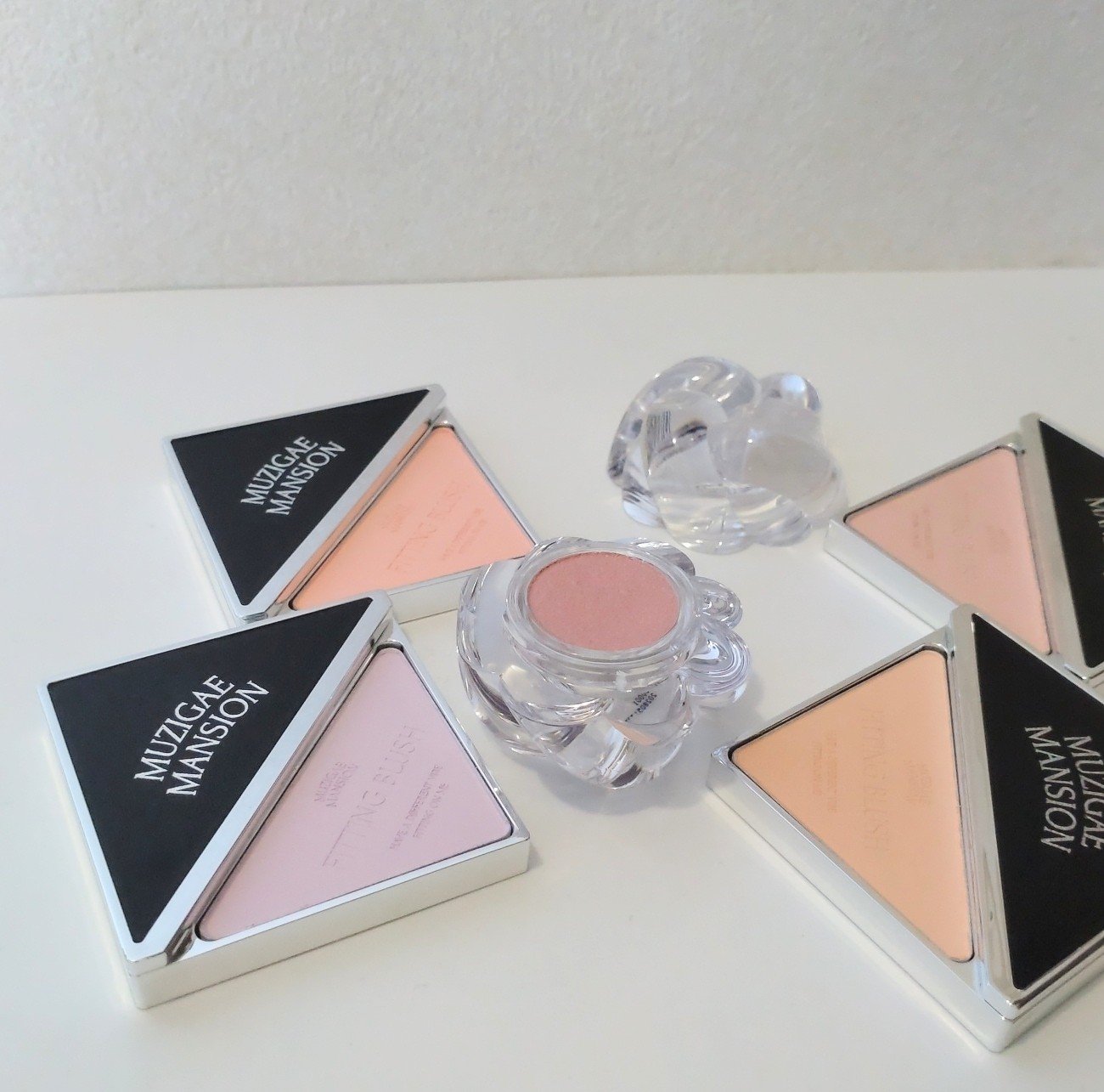 MUZIGAE MANSION ワンアンドオンリーシャドウのクチコミ「#Qoo10購入品

ムジゲマンション

✰ワンアンドオンリーシャドウ
TWIST 205 R.....」（2枚目）