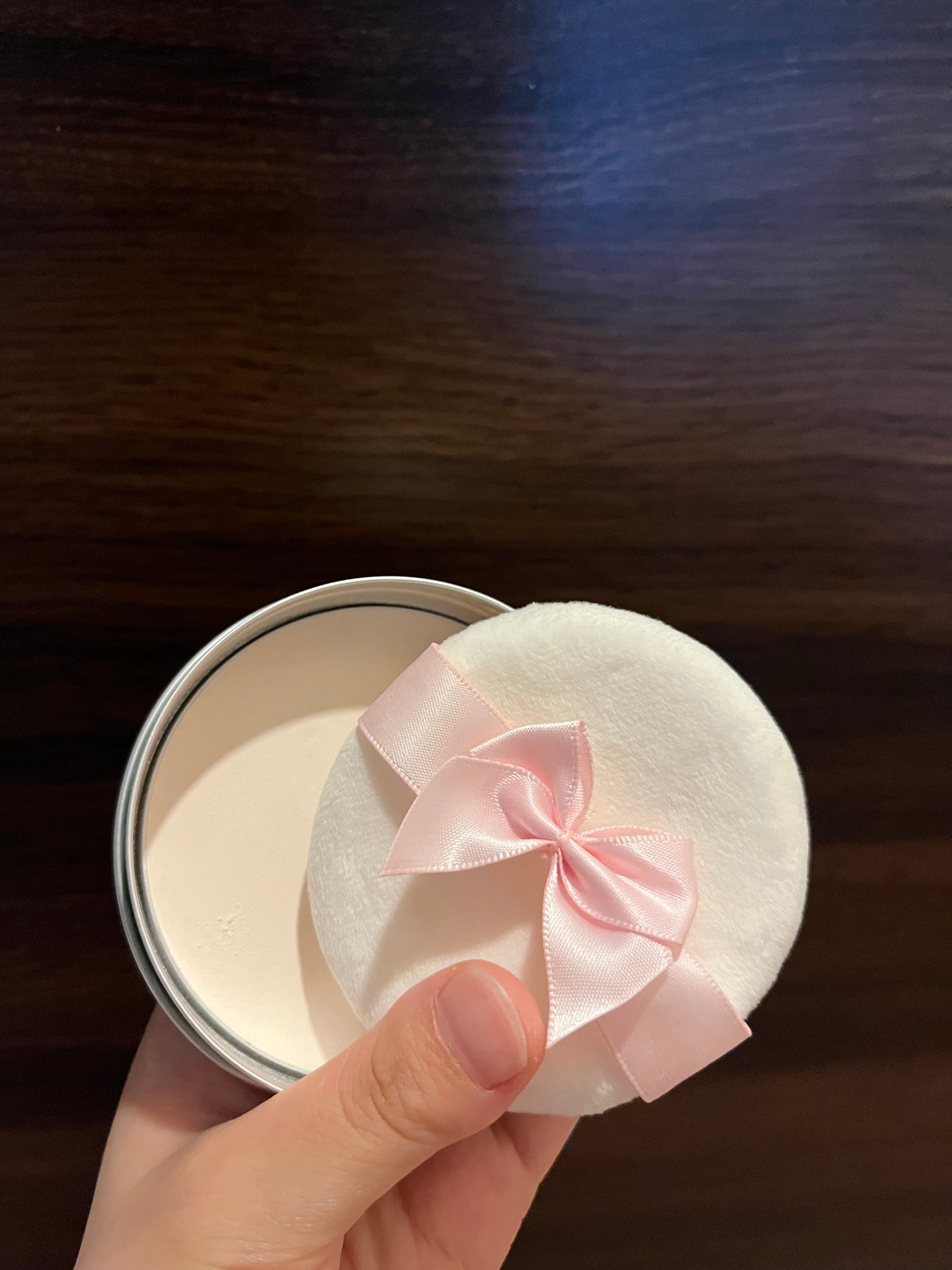 すっぴんパウダーC ホワイトフローラルブーケの香り/クラブ/プレストパウダーを使ったクチコミ(1枚目)