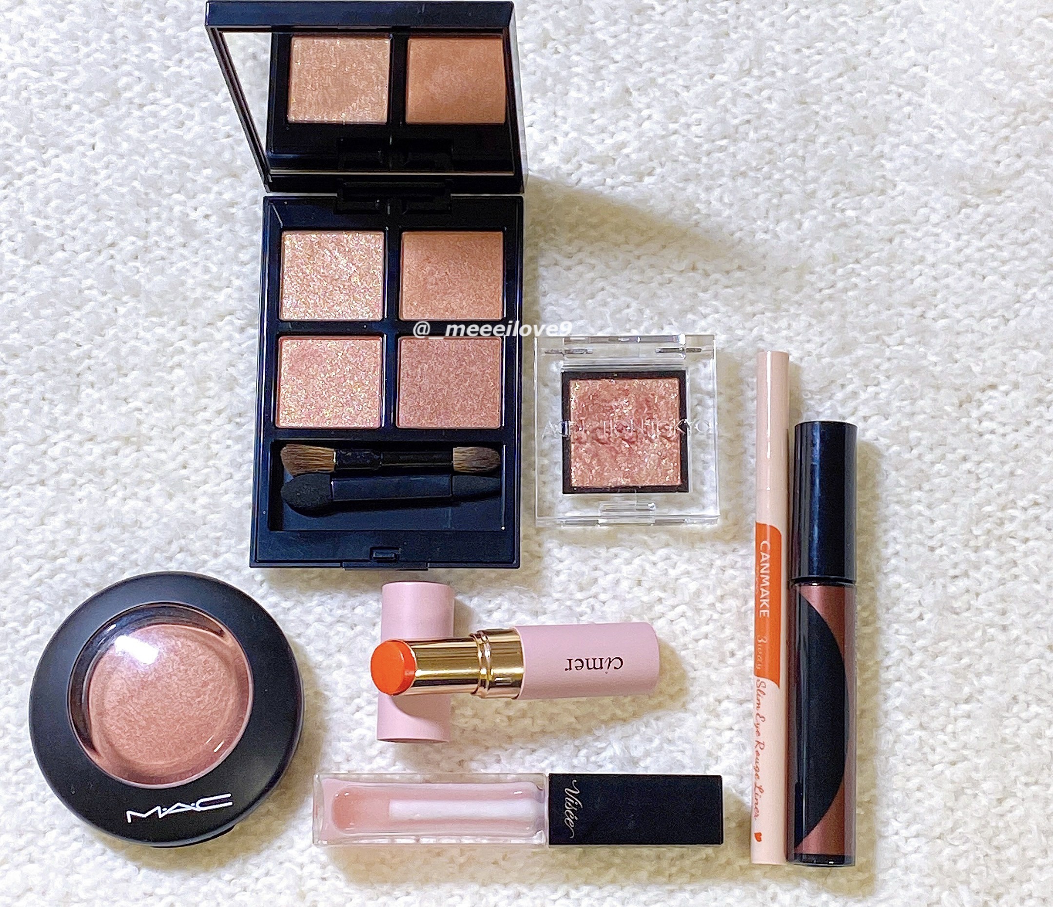 【今日のメイク】
キラキラコーラルメイクをしました🧡✨

♡ アディクション　ザアイシャドウパレット
003 マリッジバウ　　◯イエベ春◯
右上↗️をベースに塗る！

♡ アディクション　ザアイシャドウ
015SP グリーミーポンド　　◯