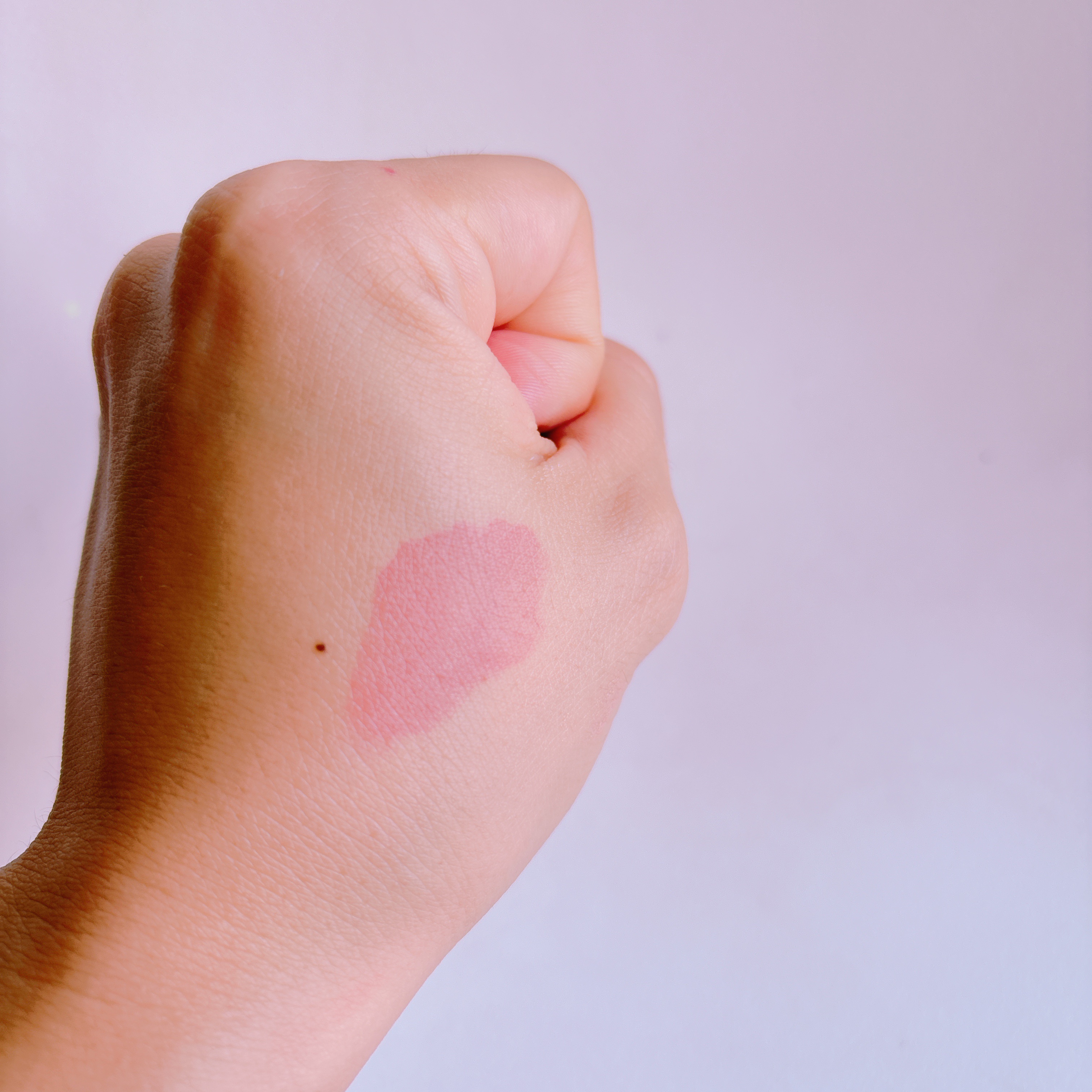 ボリューマイジングフォンデュリップ B01 オブテイン/Coralhaze/口紅を使ったクチコミ（3枚目）