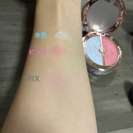 FlowerKnows 胡蝶雲肩ブラッシュデュオ<チークカラー>  のクチコミ「左が02 右04 です。
02は色が淡めなので使いやすいです。写真では発色を良くする為に指で.....」(3枚目)