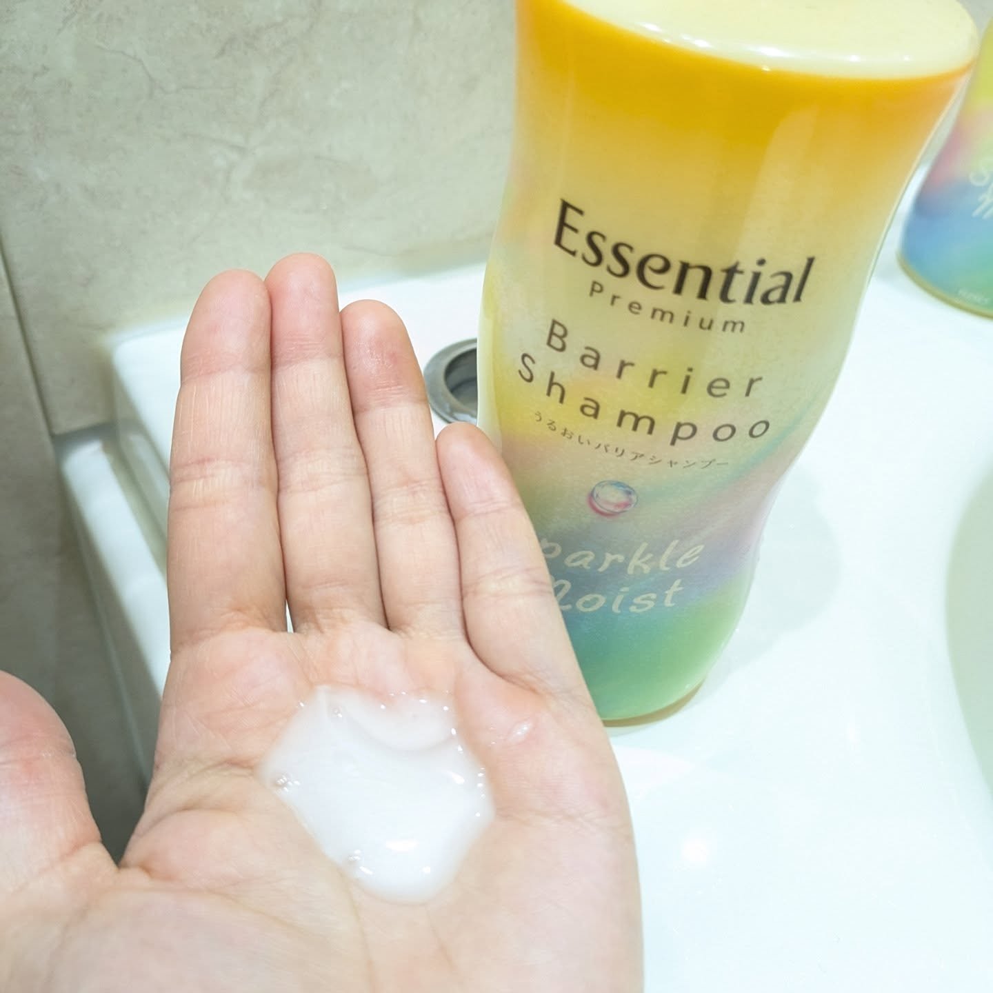 エッセンシャルプレミアム バリアシャンプー・コンディショナー スパークルモイスト/エッセンシャル/市販シャンプーを使ったクチコミ（2枚目）