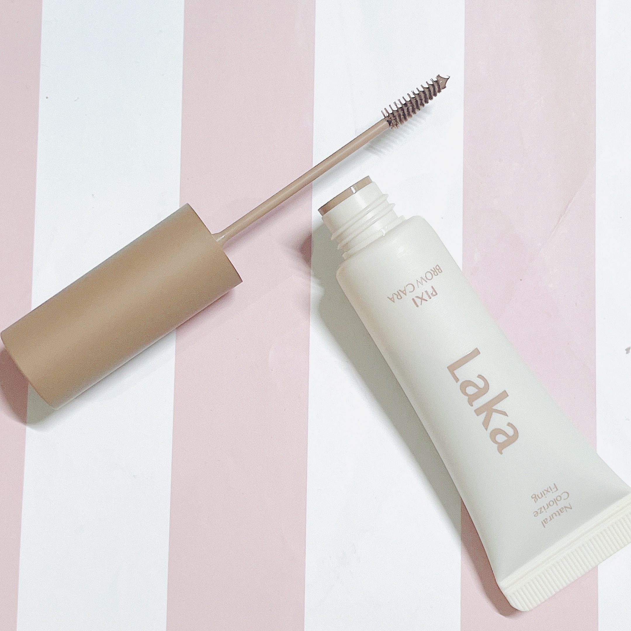 ラカ ピクシーブロウカラ/Laka/眉マスカラを使ったクチコミ（2枚目）