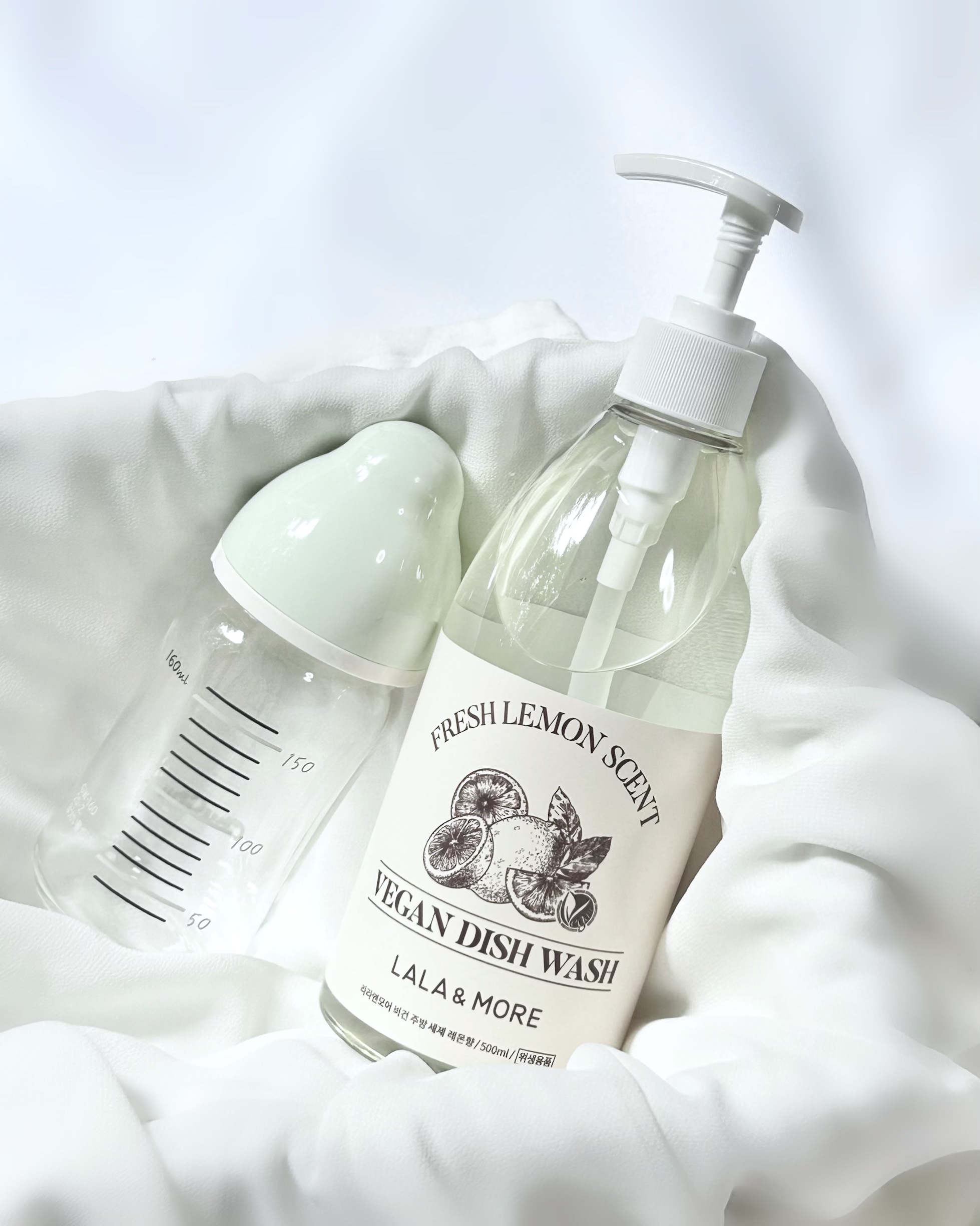 純粋な植物性原料で作られた
ビーガン認証の食器用洗剤🌿🫧
ーーーーーーーーーーーー
LALA&MORE
▶︎VEGAN DISH WASH
ーーーーーーーーーーーー


食器だけでなく、哺乳瓶、野菜、果物まで洗浄できるビーガン食器用洗剤