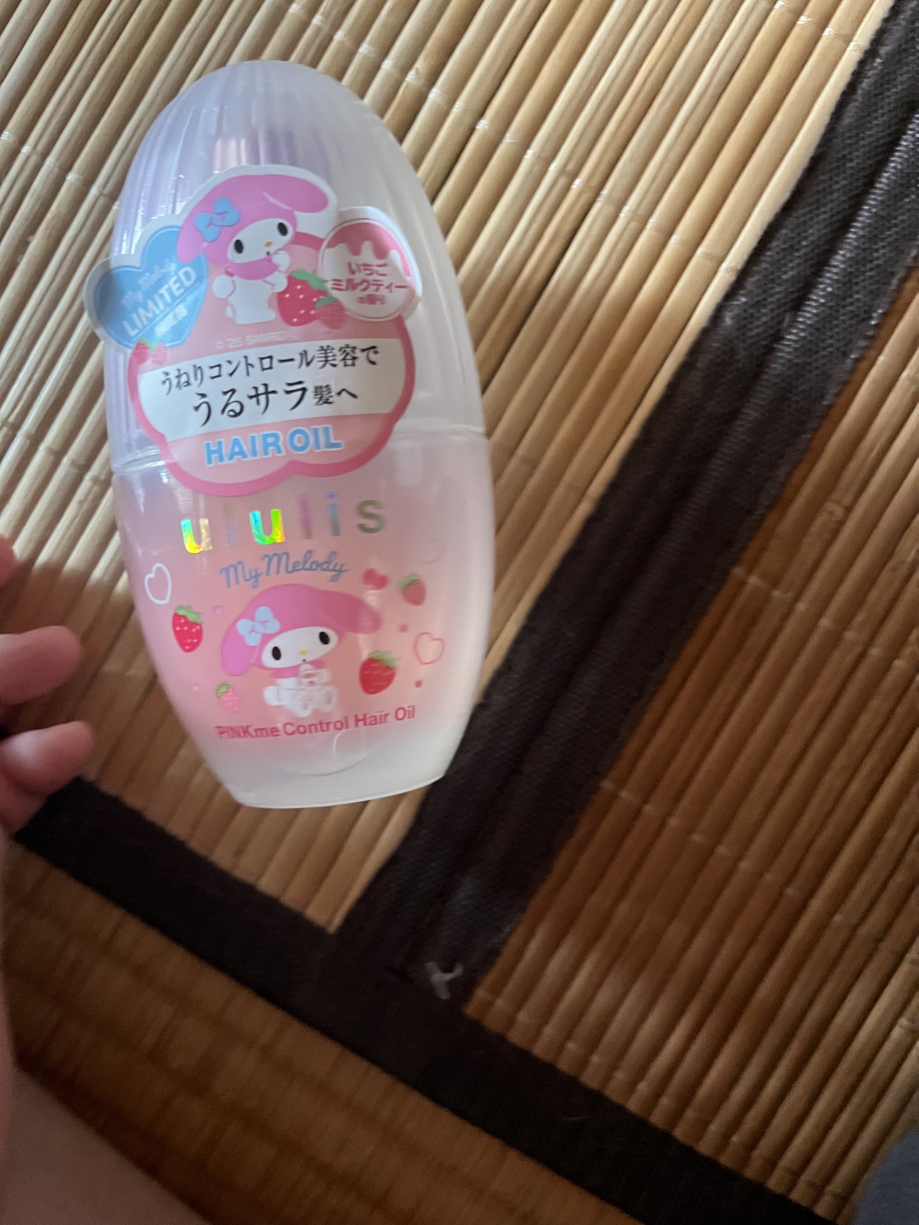 ウルリス マイメロディ　ピンクミー  コントロール　ヘアオイル/ululis/ヘアオイルを使ったクチコミ（1枚目）