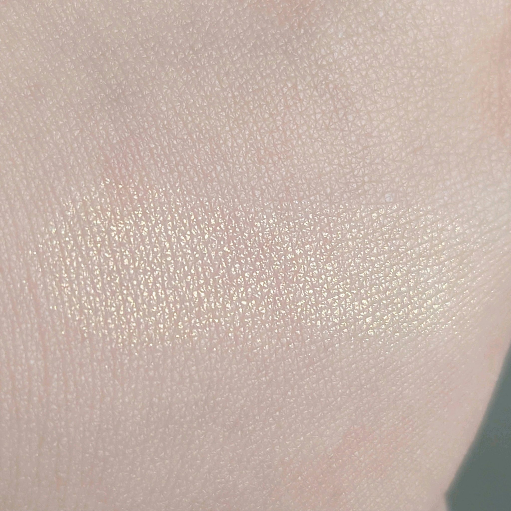 ライトリフレクティング プリズマティックパウダー/NARS/プレストパウダーを使ったクチコミ（2枚目）