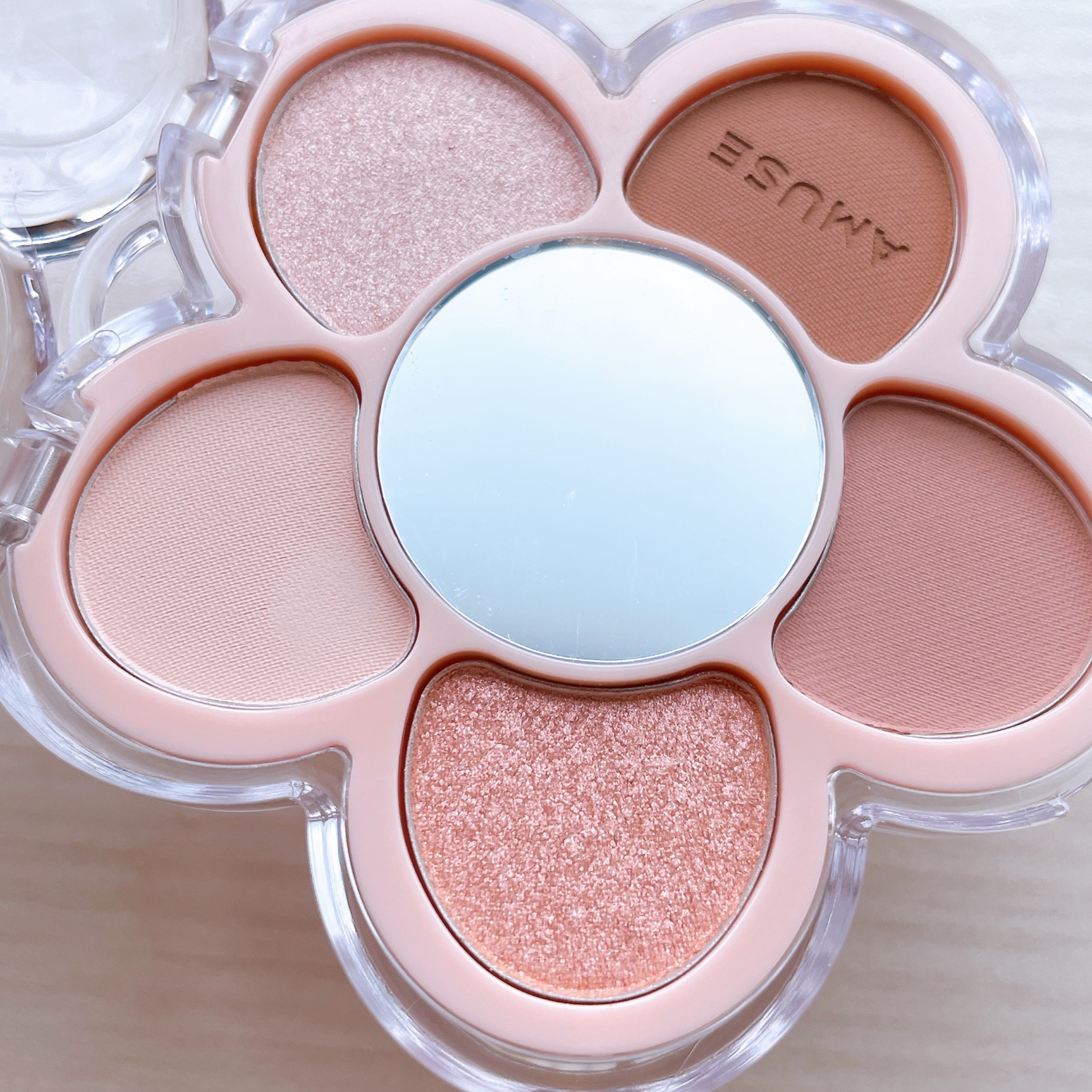 AMUSE5点セット　ファンデ　アイシャドウ2 リップ2 AMUSE5点セット ファンデ アイシャドウ2 リップ2 AMUSE(アミューズ)の