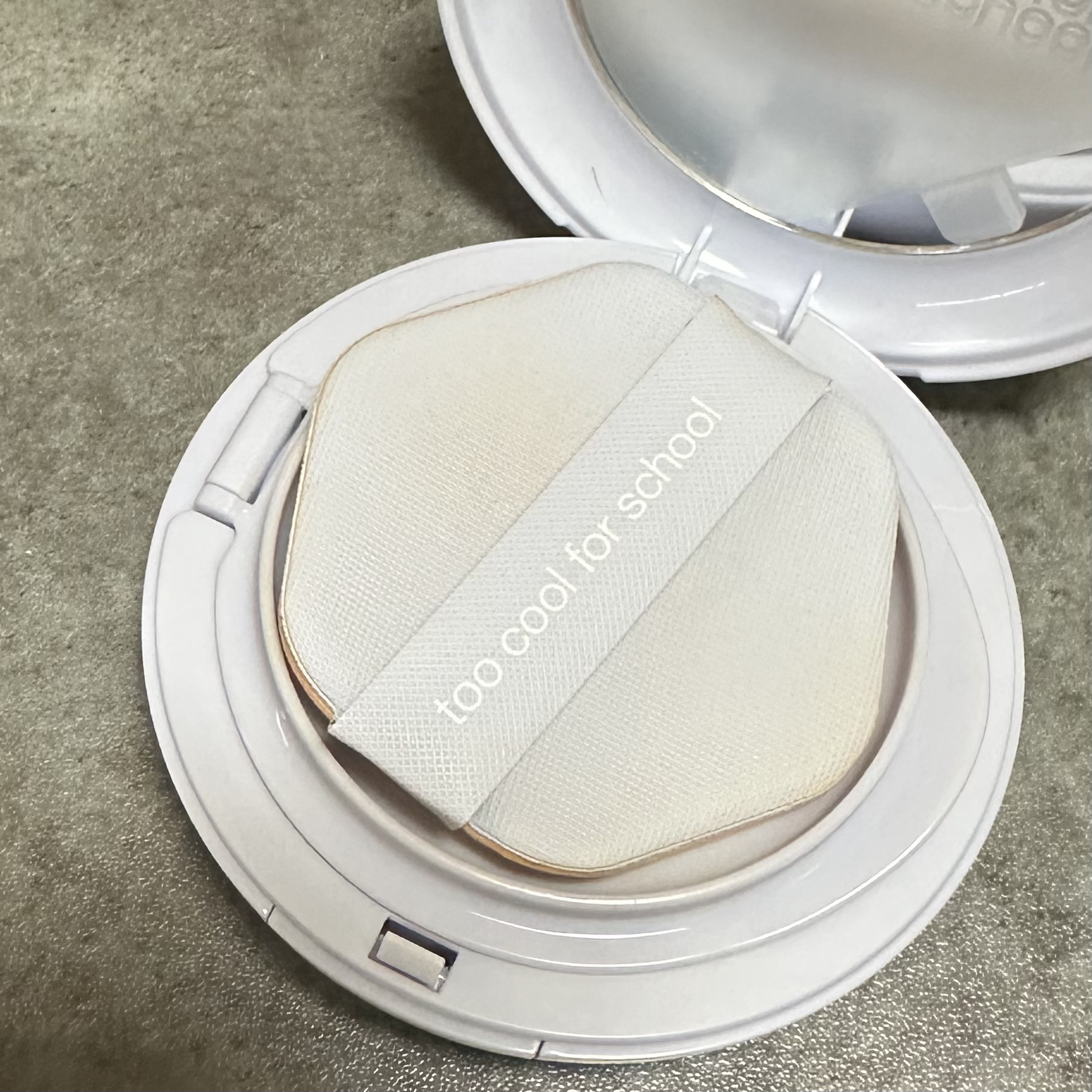 エアーフィットクッション #2c クールペタル/too cool for school/クッションファンデーションを使ったクチコミ（2枚目）