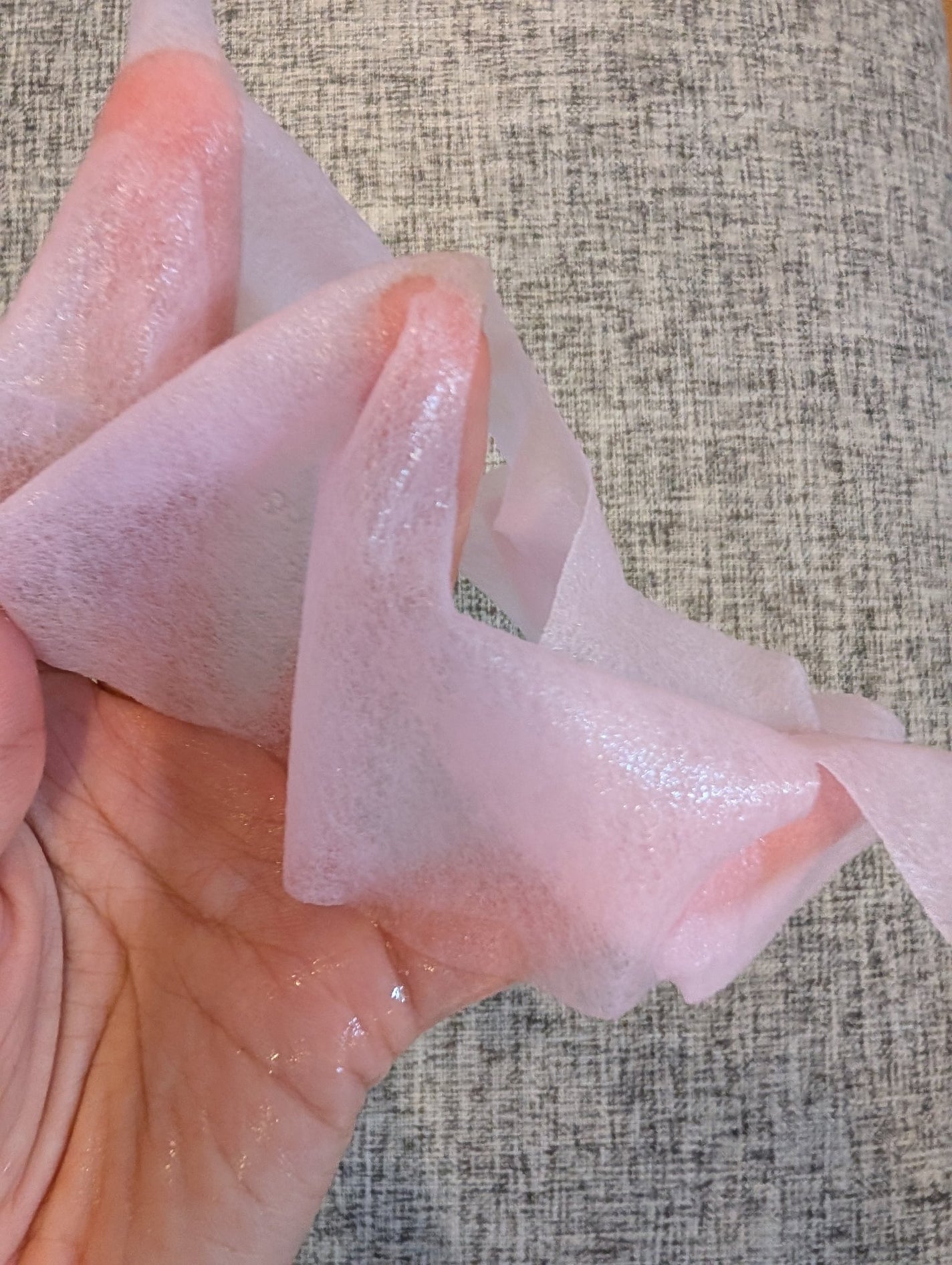 あやか on LIPS 「モイストコラーゲンフェイシャルマスクコラーゲン&ヒアルロン酸で..」(2枚目)