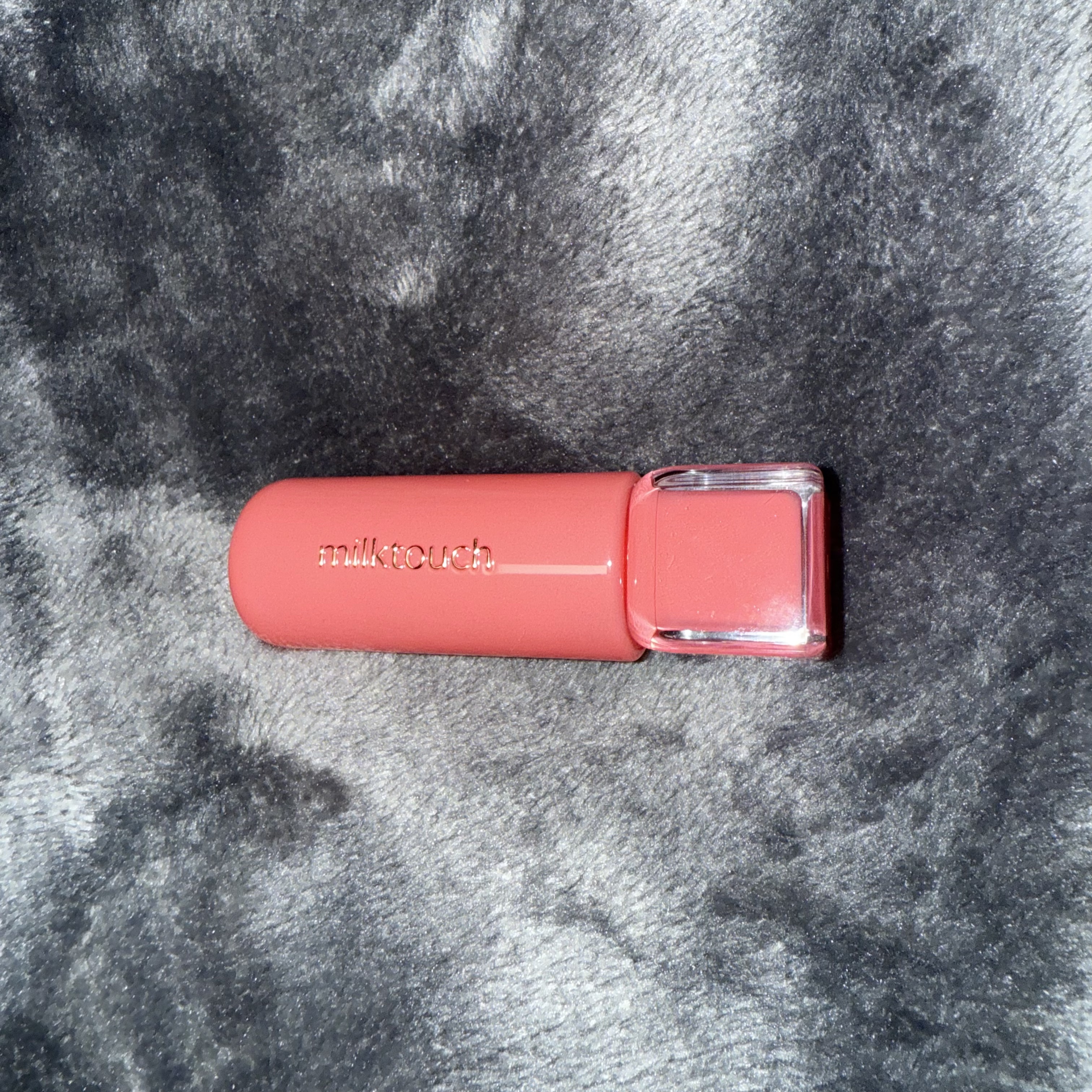 ジェリーフィットティンティッドグロウティント 07 オータムピーチ(Autumn Peach)/Milk Touch/リップティントを使ったクチコミ（1枚目）