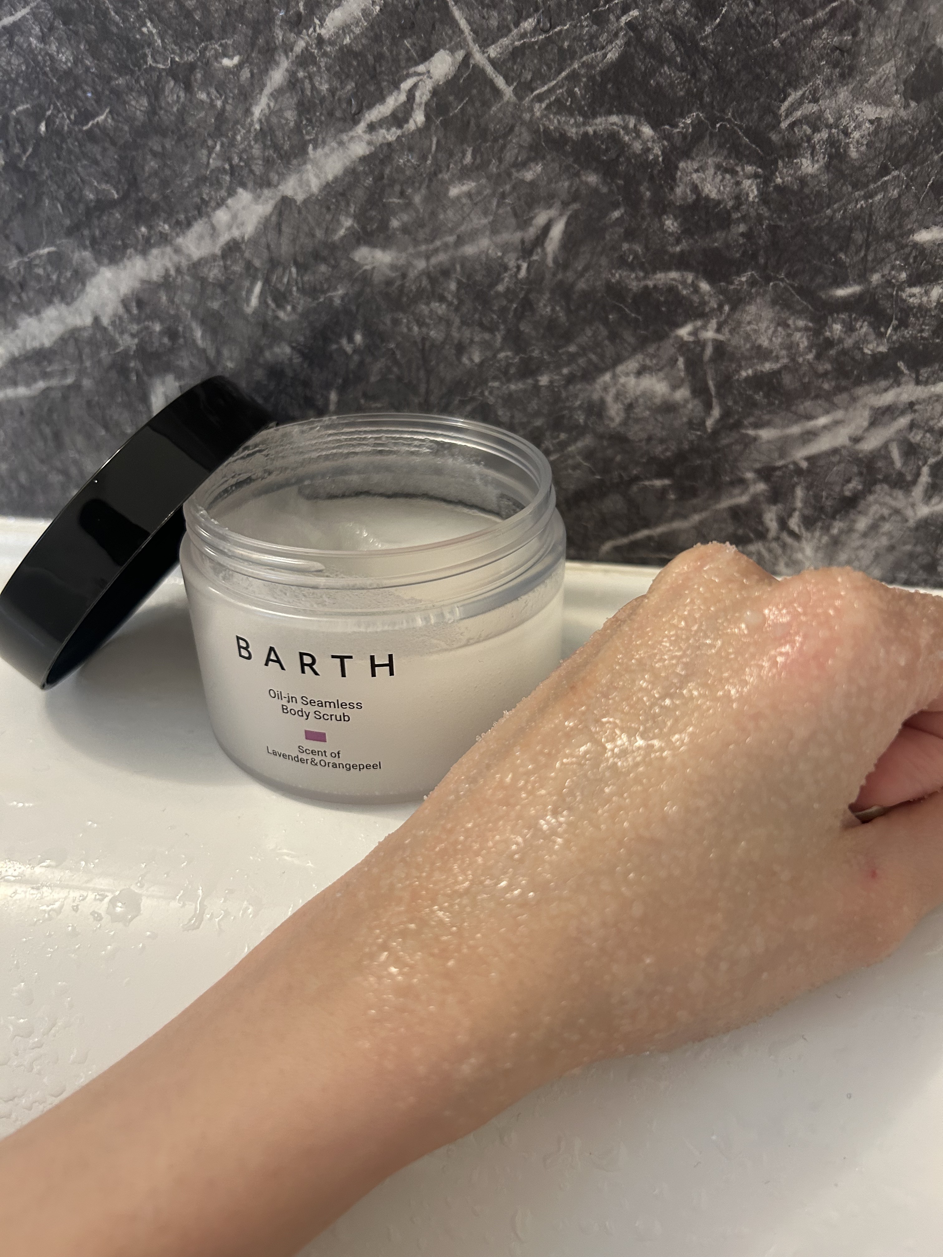 BARTH オイルイン シームレス ボディスクラブ/BARTH/ボディスクラブを使ったクチコミ（1枚目）