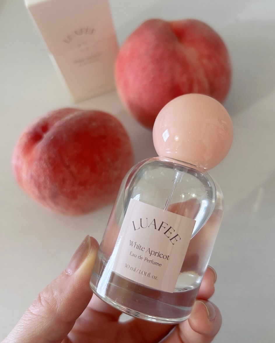 【 LUAFEE 】ルアぺ（루아페）

✨🍑ホワイトアプリコットオードパフューム🍑✨

日韓共に1位の桃🍑香水です
2024年 Qoo10メガ割4回全部1位👑
韓国オリーブヤング香水カテゴリー1位 👑

爽やかで上品なピーチムスク