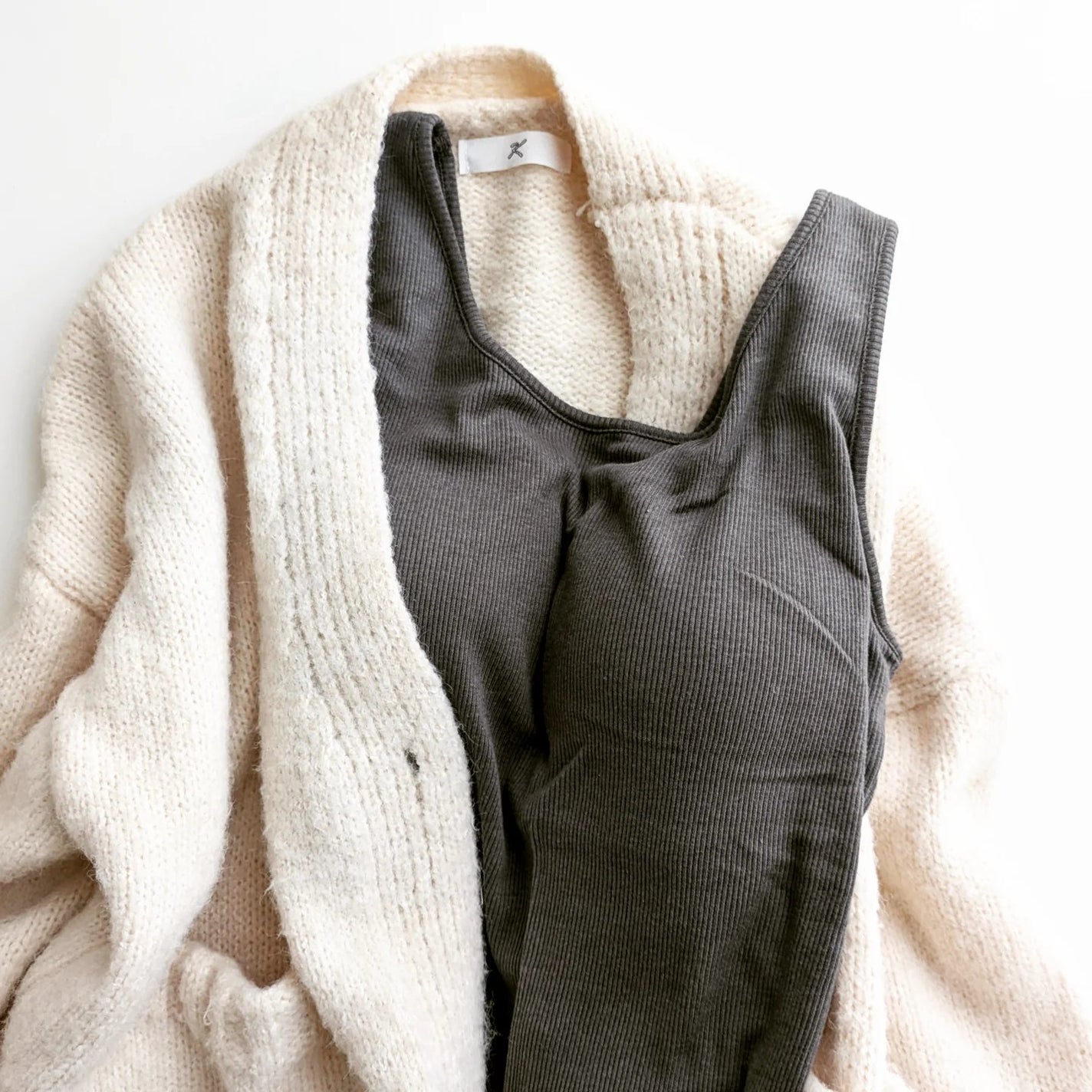 ゆっきぃー/フォロバ100♥ on LIPS 「.磁気の力でコリ緩和!日々着用しながらカラダの血流を改善。.▶..」(5枚目)