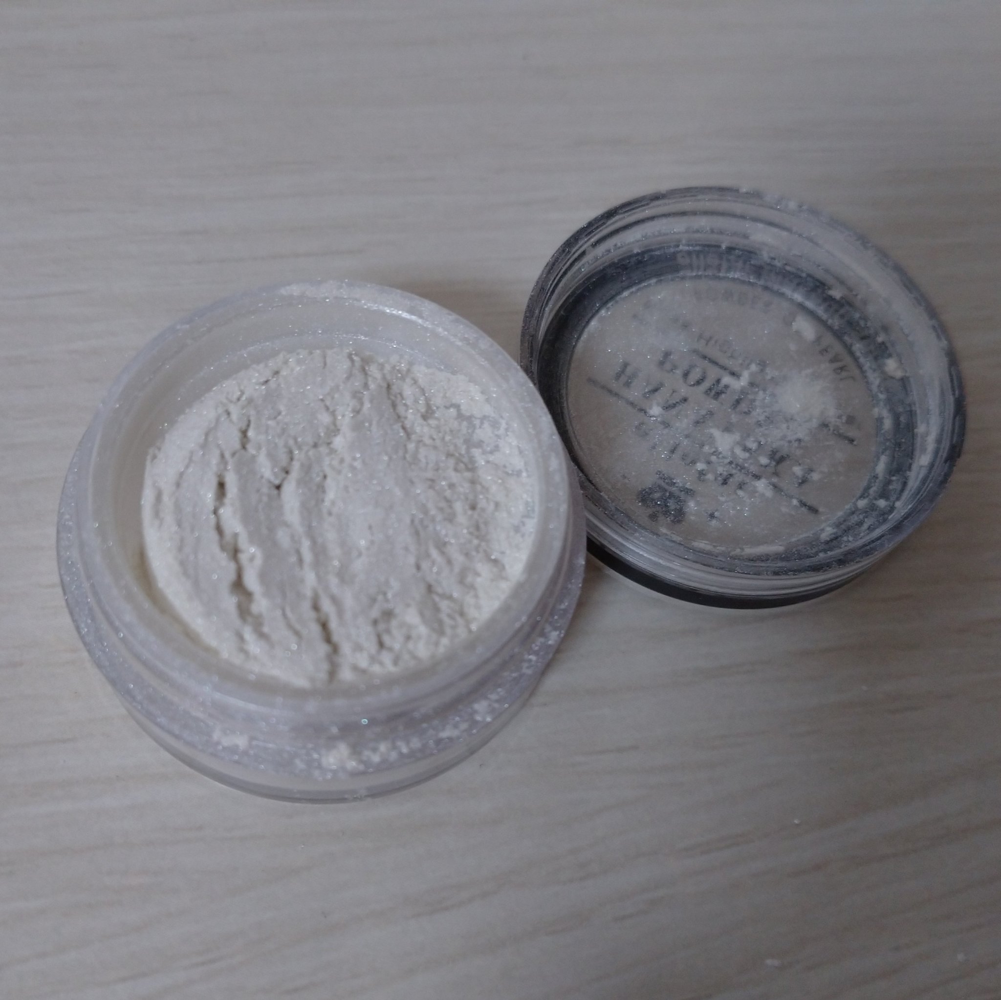 エルファー ハナ高パウダー/DAISO/ルースパウダーを使ったクチコミ（3枚目）