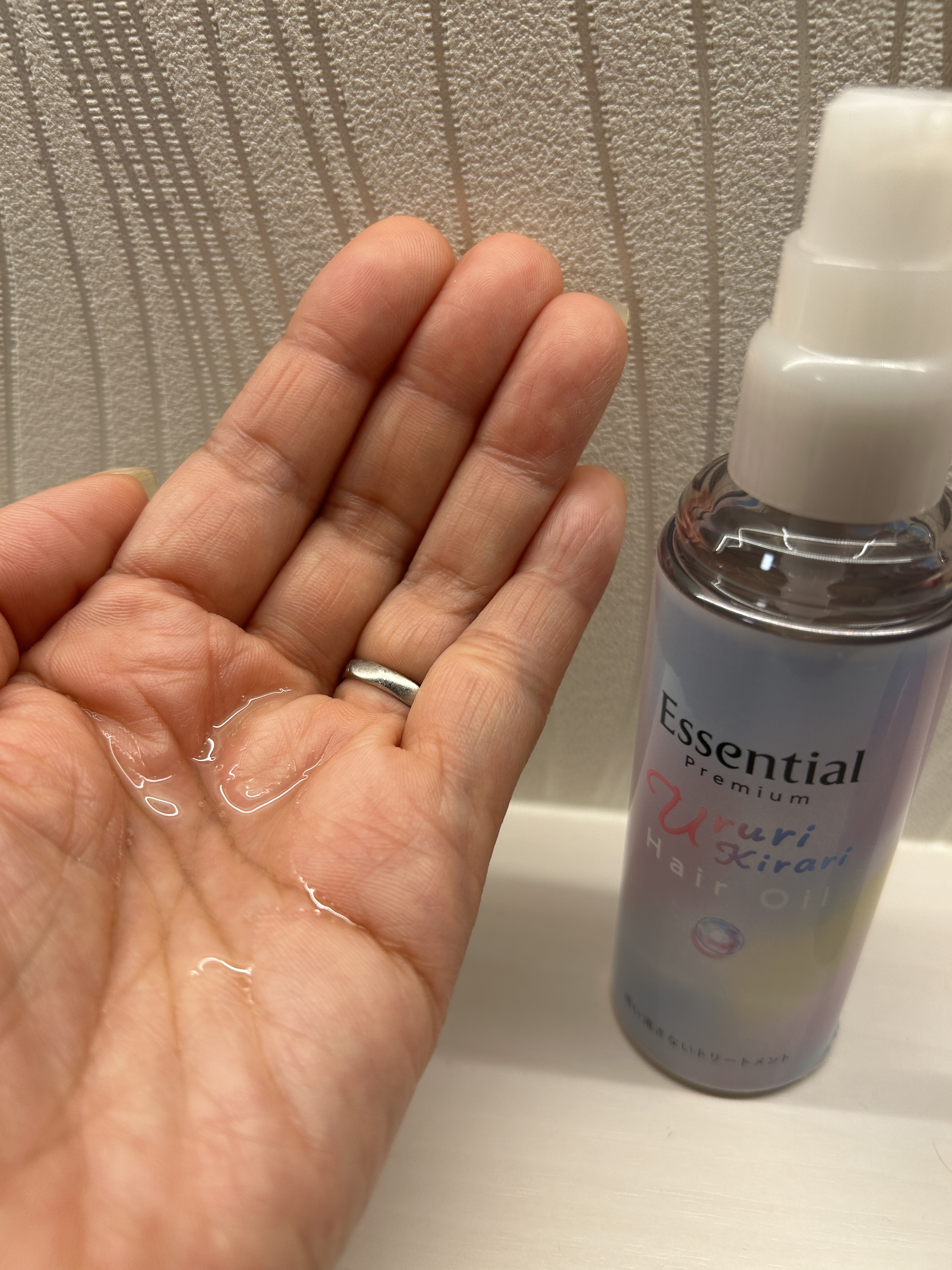 エッセンシャル プレミアム うるりキラリオイル/エッセンシャル/ヘアオイルを使ったクチコミ（3枚目）