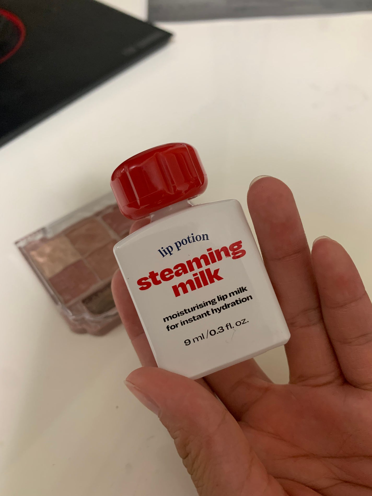 黒ギャルキティ フォロバ on LIPS 「これおきにっ!保湿されるぅ〜..」(1枚目)