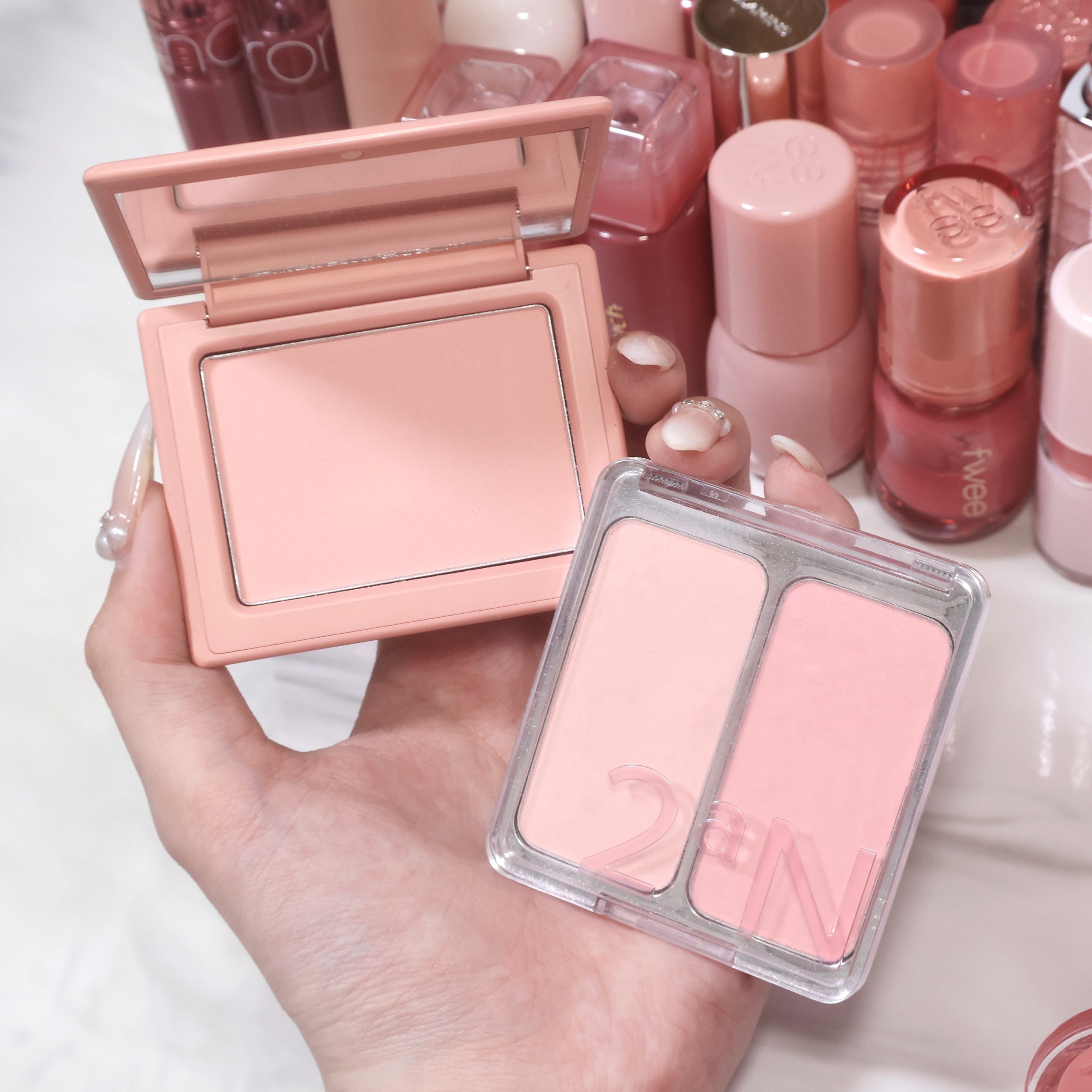 フィー 3Dボリューミンググロス/fwee/リップグロスを使ったクチコミ（1枚目）