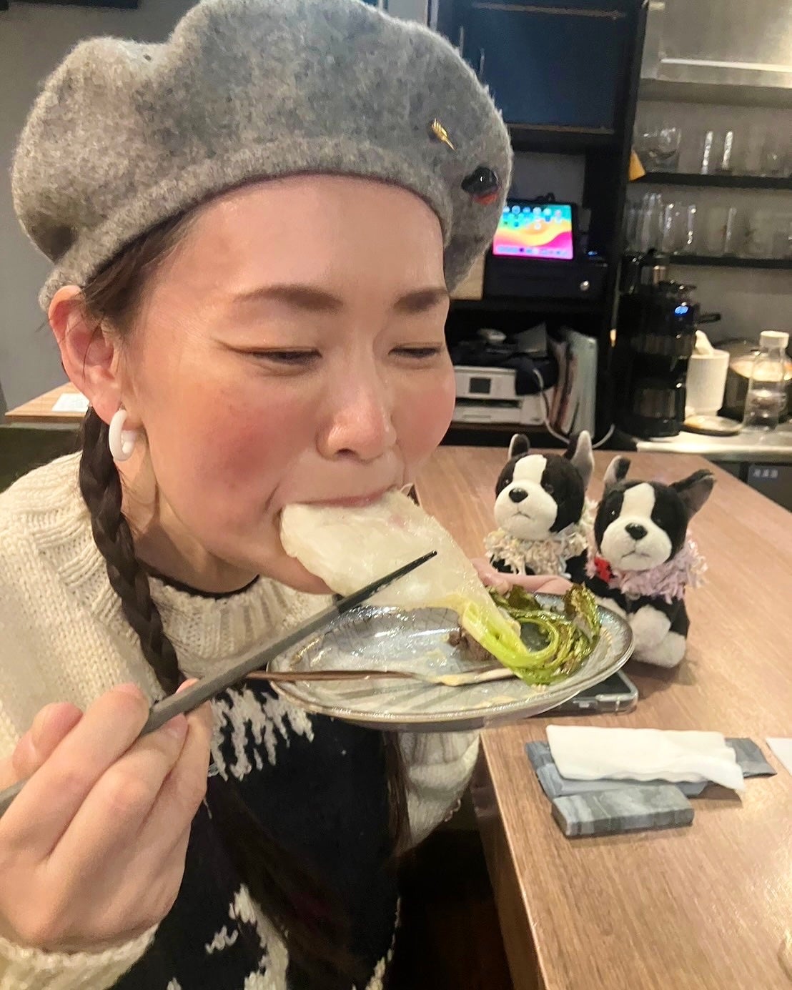 しのち☀️ on LIPS 「ナルトとにごやんのほっこり2人旅秋葉原の隠れ家的名店をみつけた..」(5枚目)