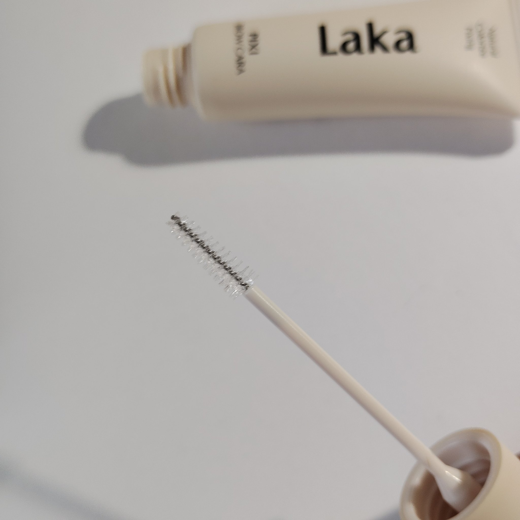 ラカ ピクシーブロウカラ 00 ベーシックシェイパー/Laka/眉マスカラを使ったクチコミ（2枚目）