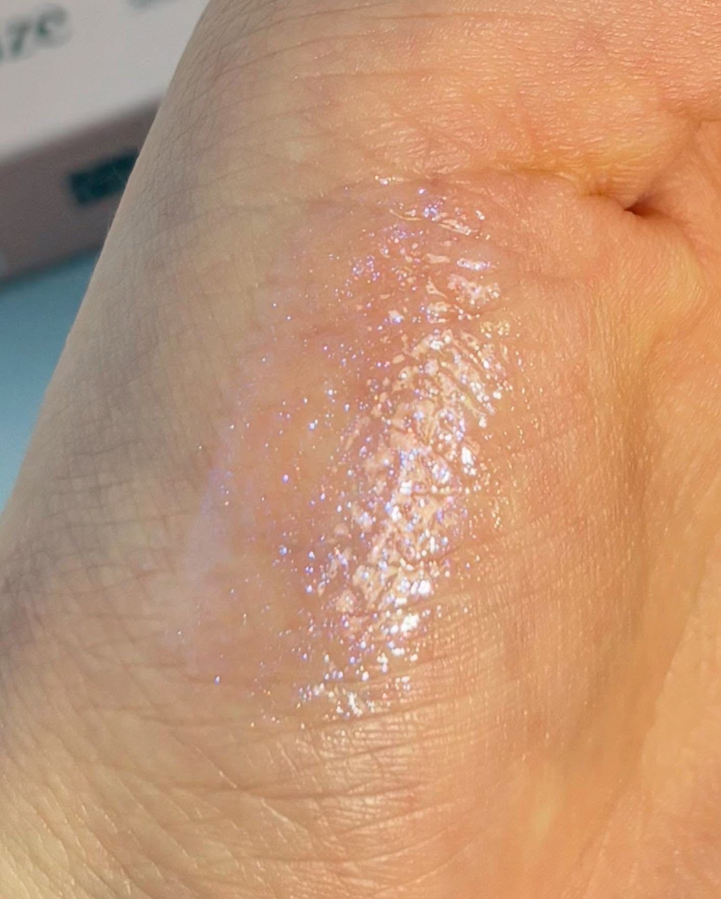 ヴィーガナイズコラーゲンリップガラスバーム/Veganize/リップグロスを使ったクチコミ(8枚目)