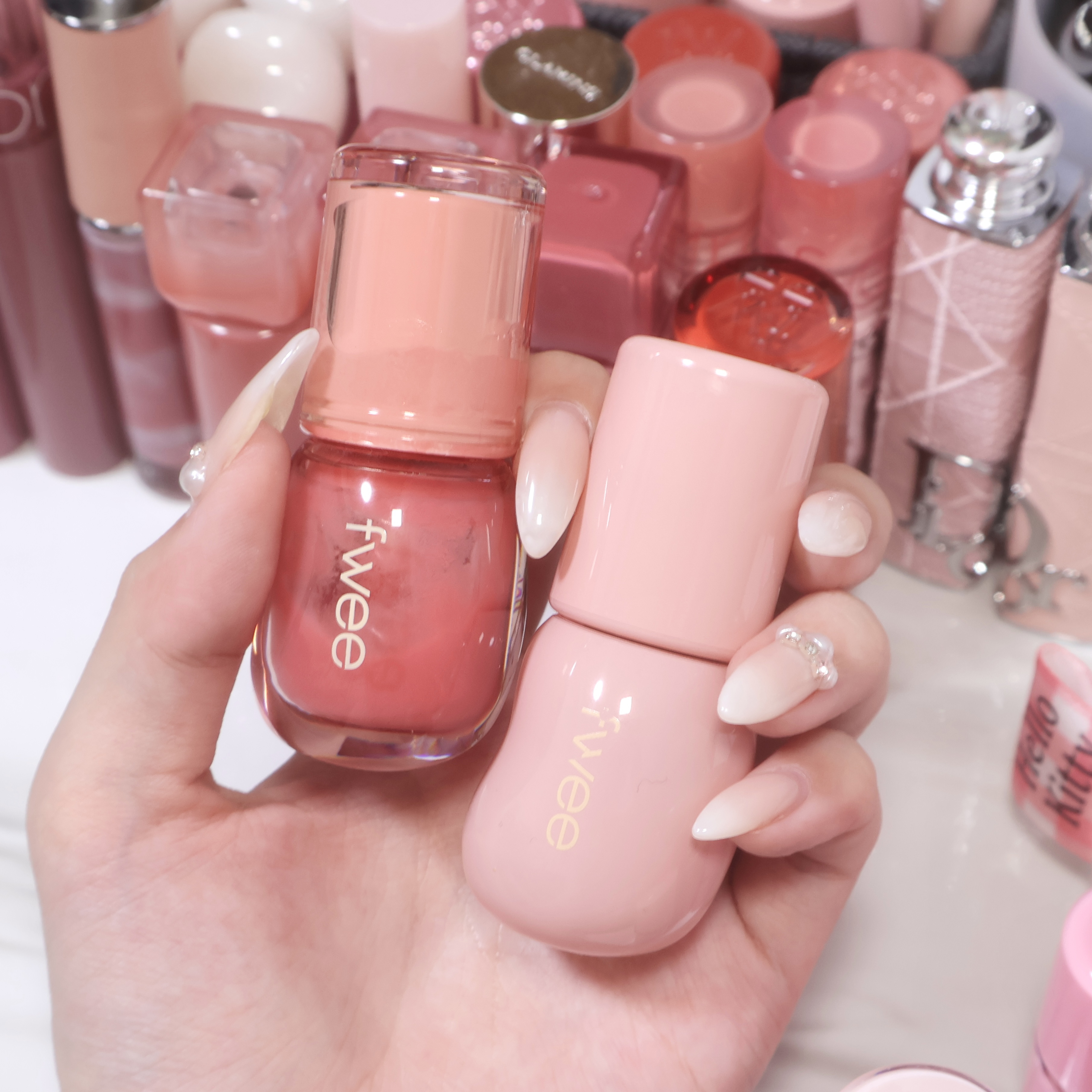 フィー 3Dボリューミンググロス/fwee/リップグロスを使ったクチコミ（2枚目）