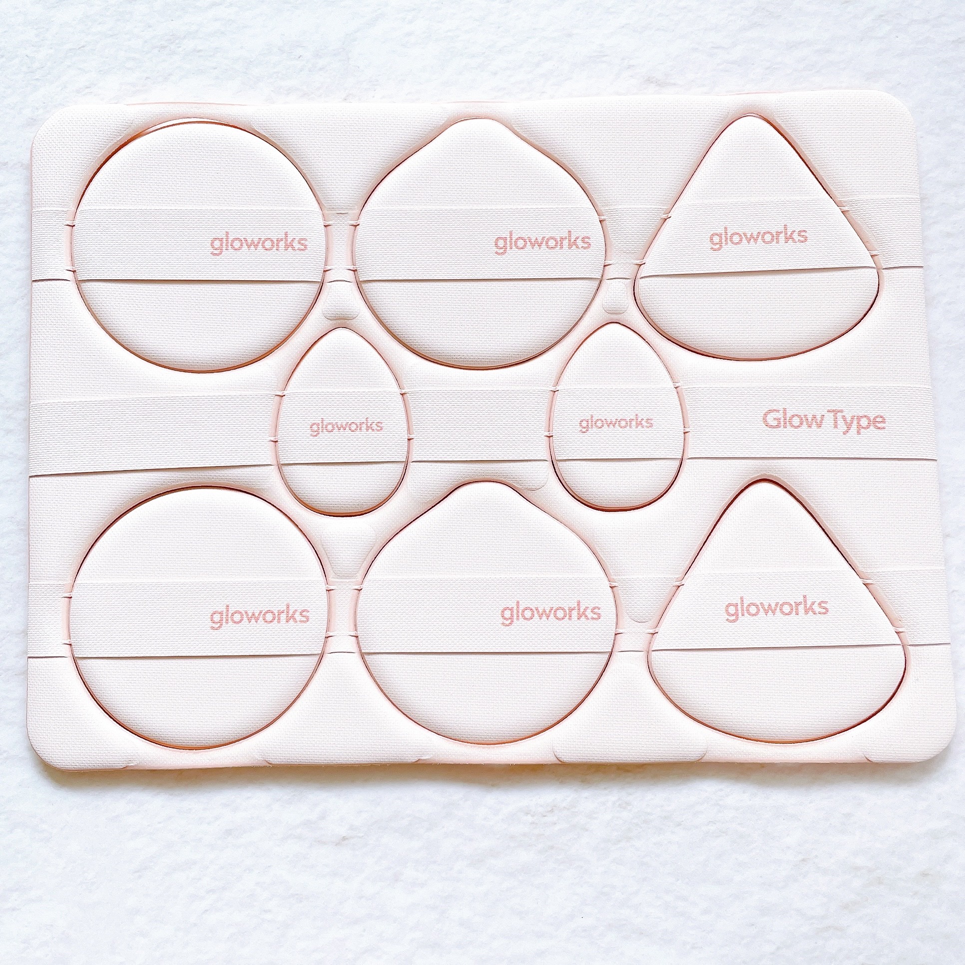 gloworks Tear-off palette puff（しっとりカバーパフ）