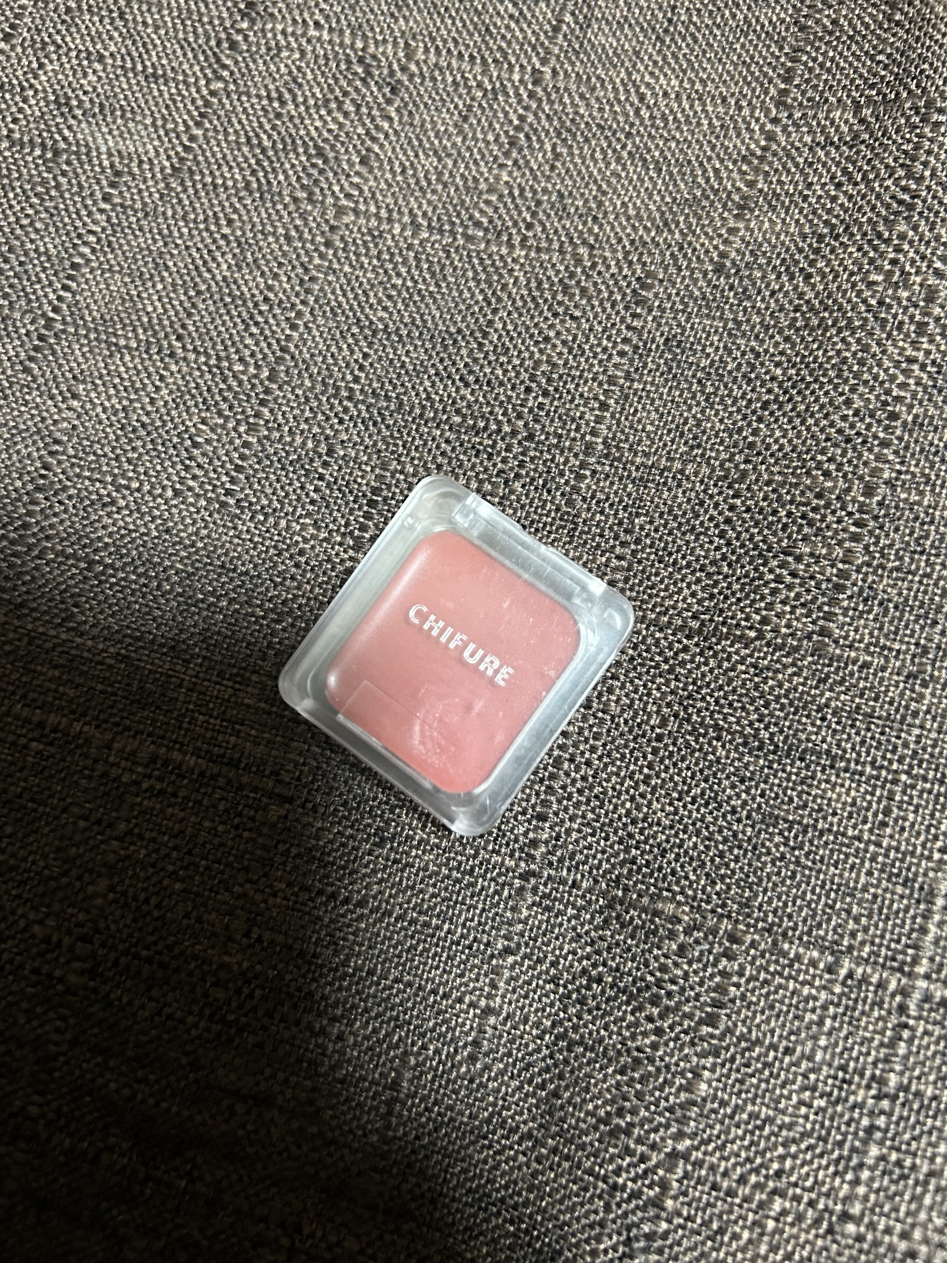  【使った商品】ちふれリップ ＆ チーク バームPK40ピンク系

【値段】¥550

【商品の特徴】めっちゃコンパクトで持ち歩きに最適！

【使用感】色味は塗る量で調整できるし、アイシャドウ・チーク・リップに使える！持ち歩き用のポーチにあ