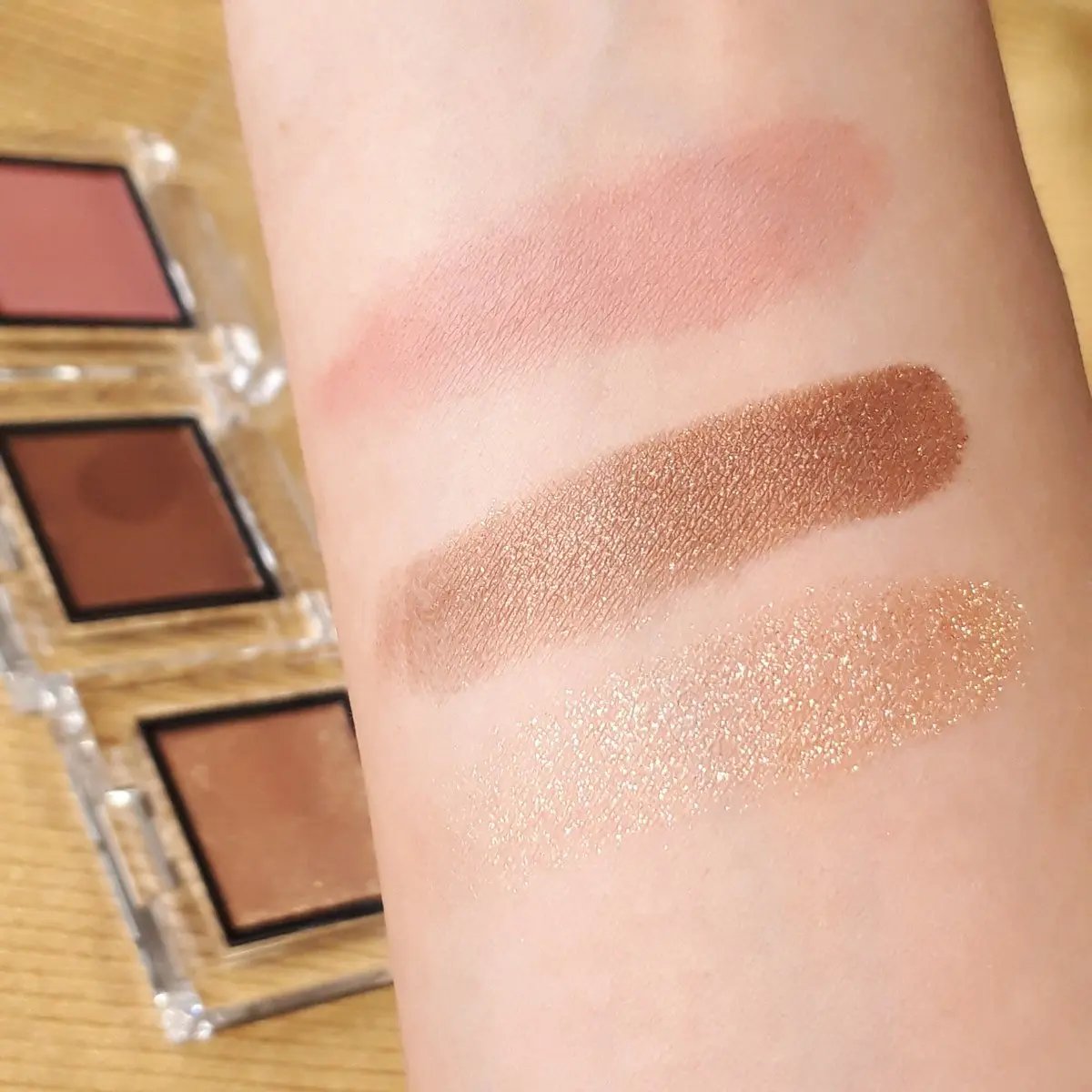 アディクション ザ アイシャドウ スパークル/ADDICTION/単色アイシャドウを使ったクチコミ（2枚目）