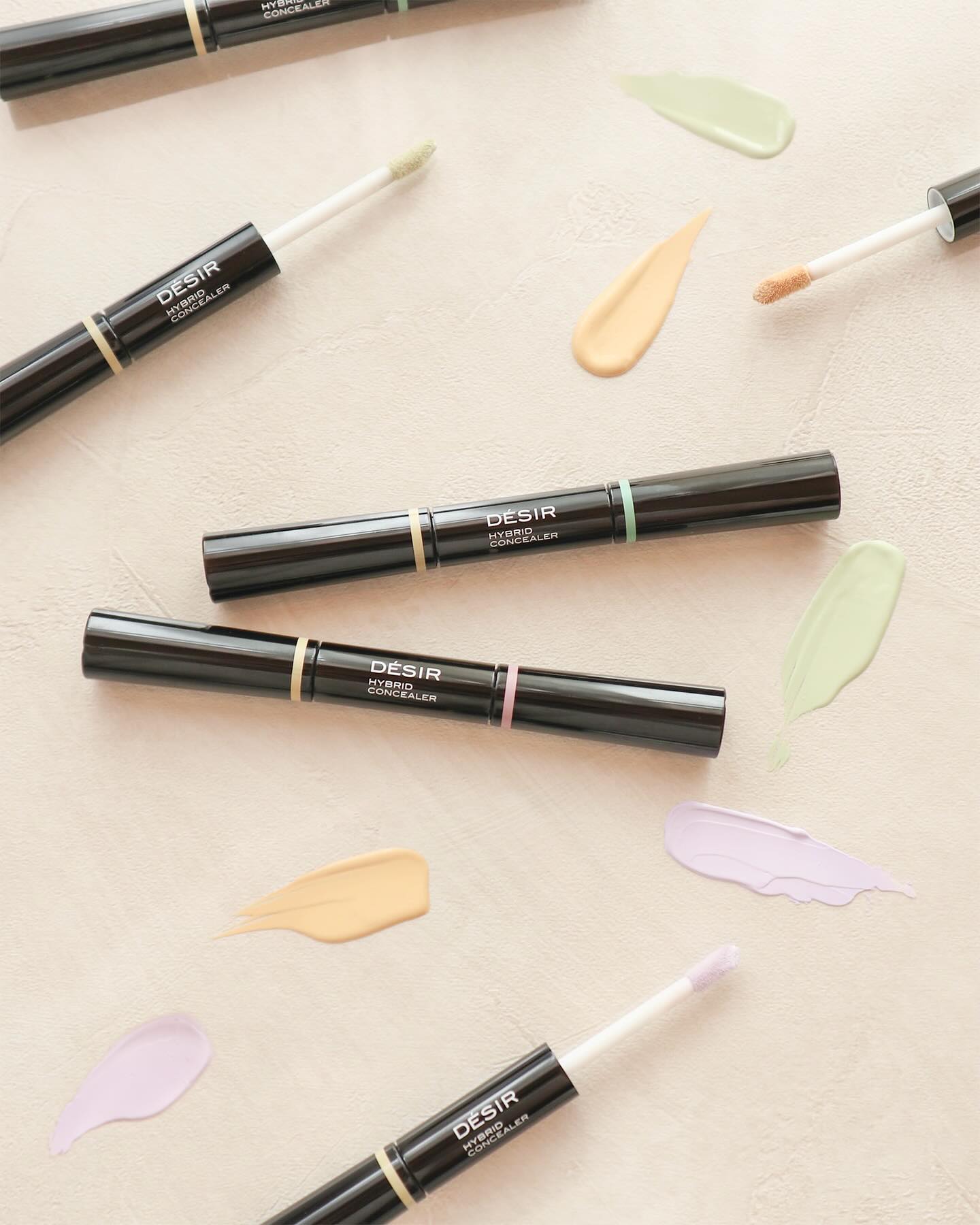 ＼持ち運びに便利なスティックタイプのコンシーラー／


アヴァンセ デジール ハイブリッドコンシーラーは
気になるお肌の悩みをしっかりカバー！
リキッドタイプならではの薄づきでも
しっかり肌補正してくれる優れもの✨

ポーチなどにも入るステ