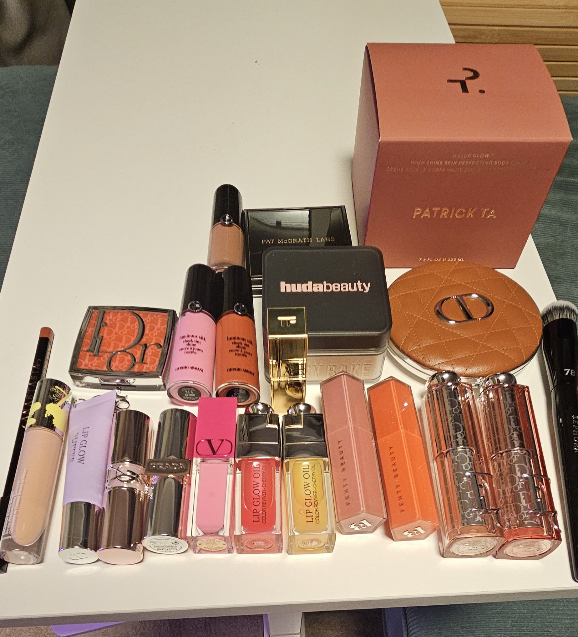 2025秋新作】FENTY BEAUTY BY RIHANNA新発売コスメ！発売日や