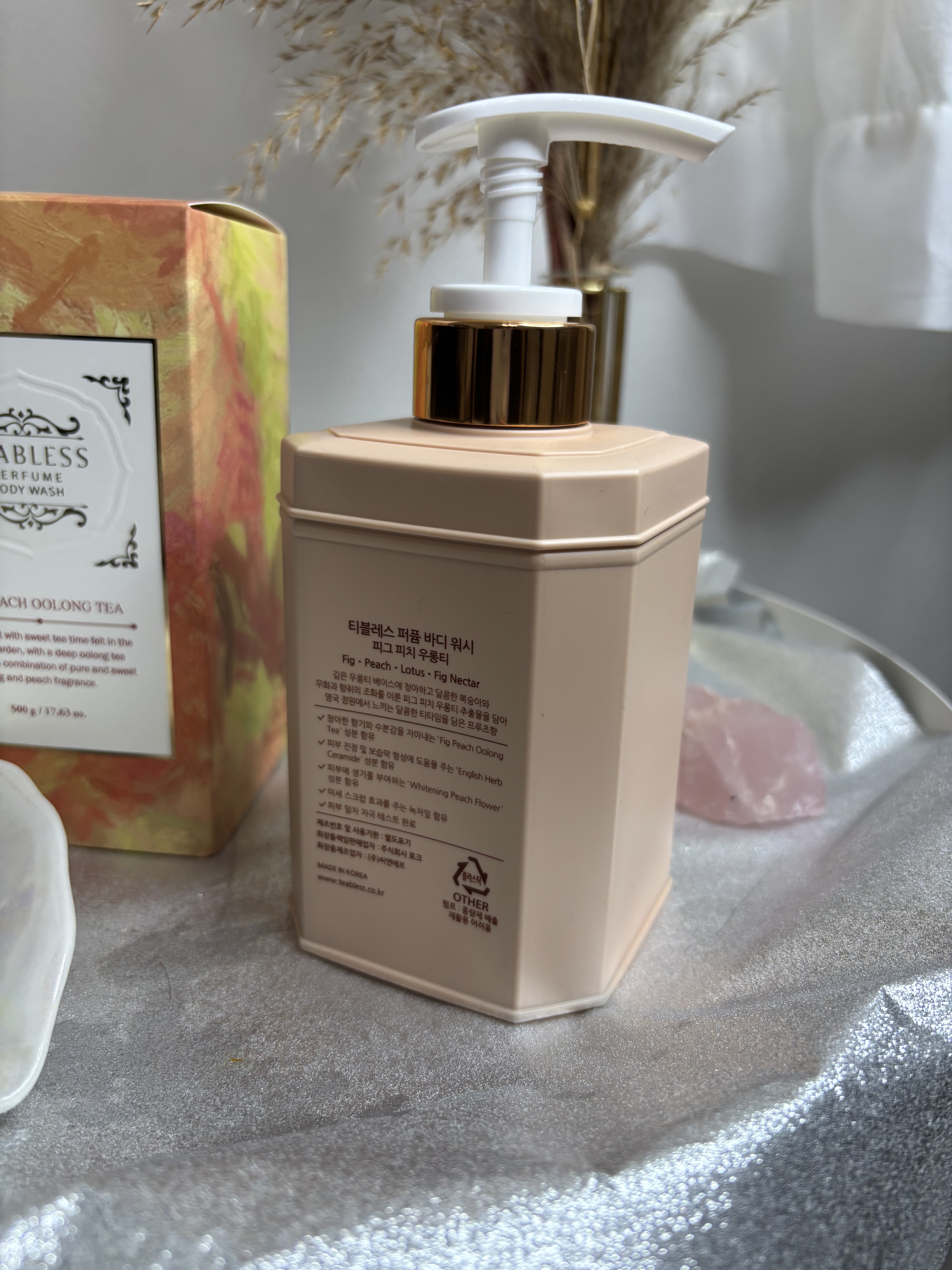 パフュームボディウォッシュ フィグピーチウーロンティー/TEABLESS/ボディソープを使ったクチコミ（3枚目）