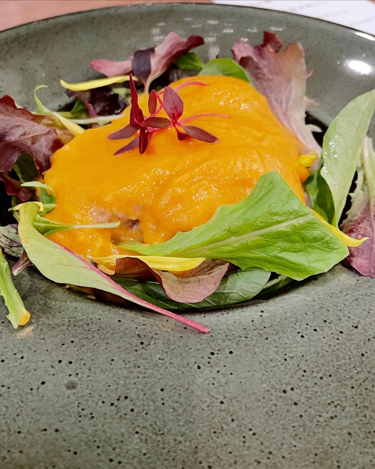 しのち☀️ on LIPS 「ナルトとにごやんのほっこり2人旅秋葉原の隠れ家的名店をみつけた..」(8枚目)