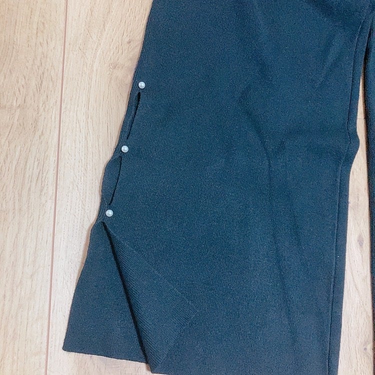 くるは🌷フォロバ10000%🌷 on LIPS 「ブランド名:Frene品名:サイドパールニットワイドパンツサイ..」(2枚目)