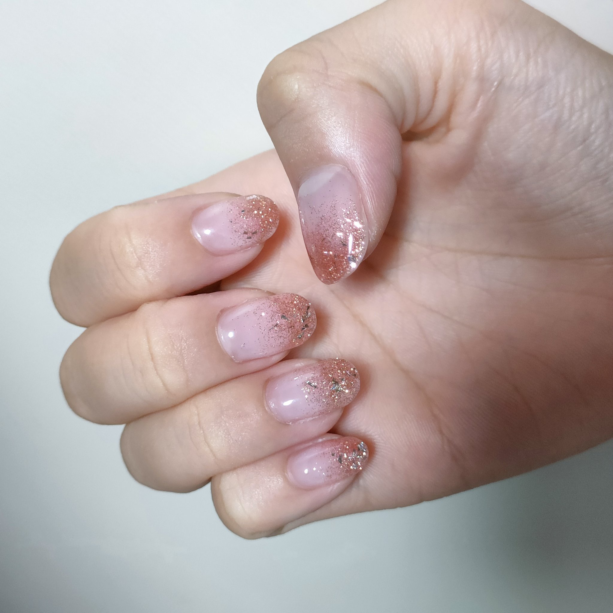 ネイル💅
ラメグラ♥夏はキラキラさせたい✨