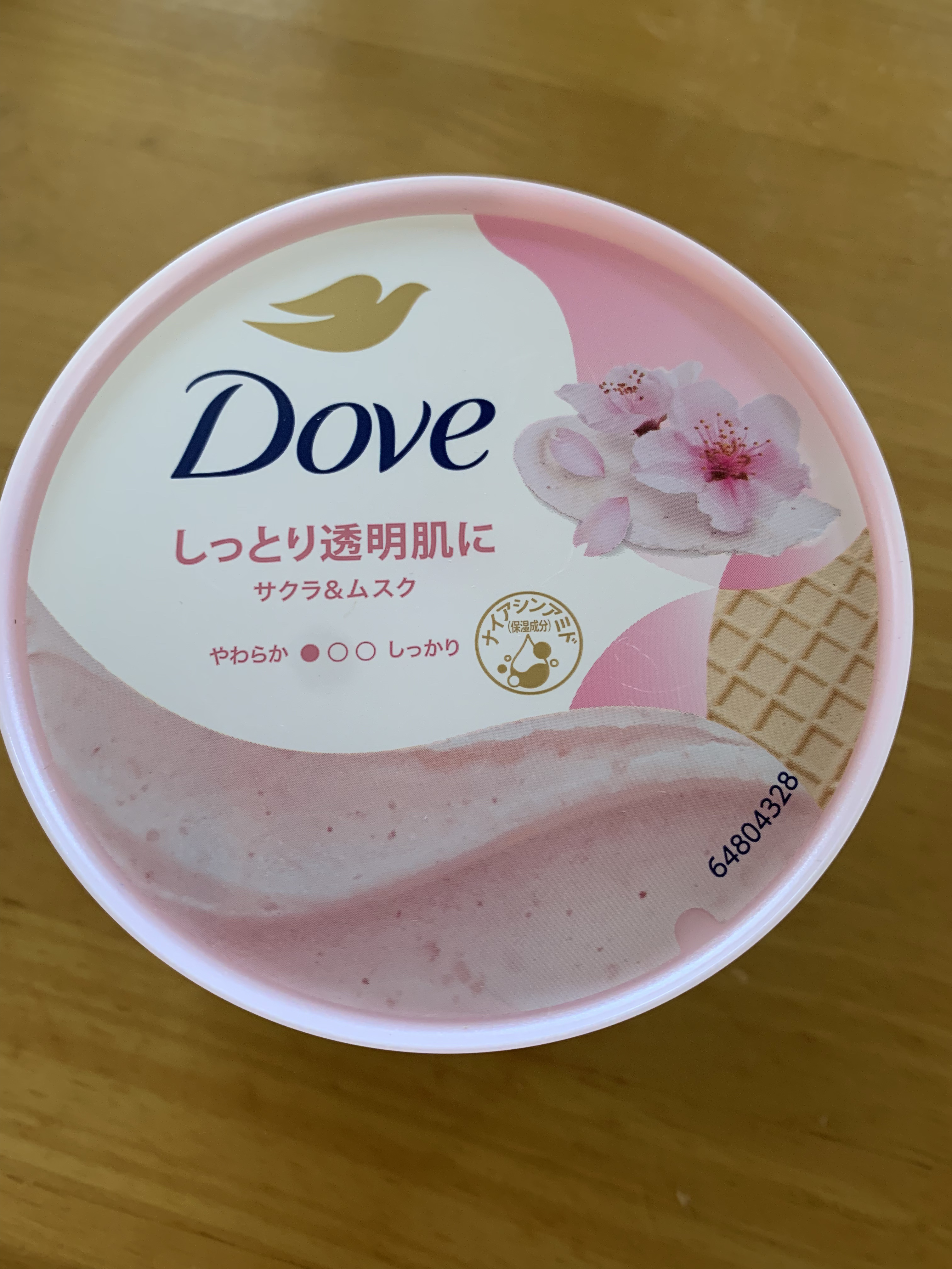 ダヴ ふわとろクリーミースクラブ サクラ＆ムスク 298g/ダヴ/ボディスクラブを使ったクチコミ（1枚目）