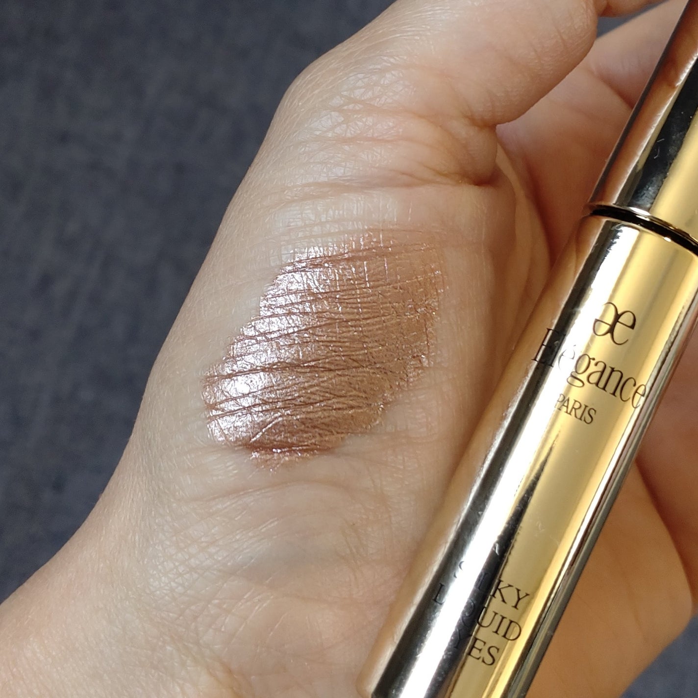 エレガンス シルキー リクイッド アイズ/Elégance/リキッドアイシャドウを使ったクチコミ(7枚目)