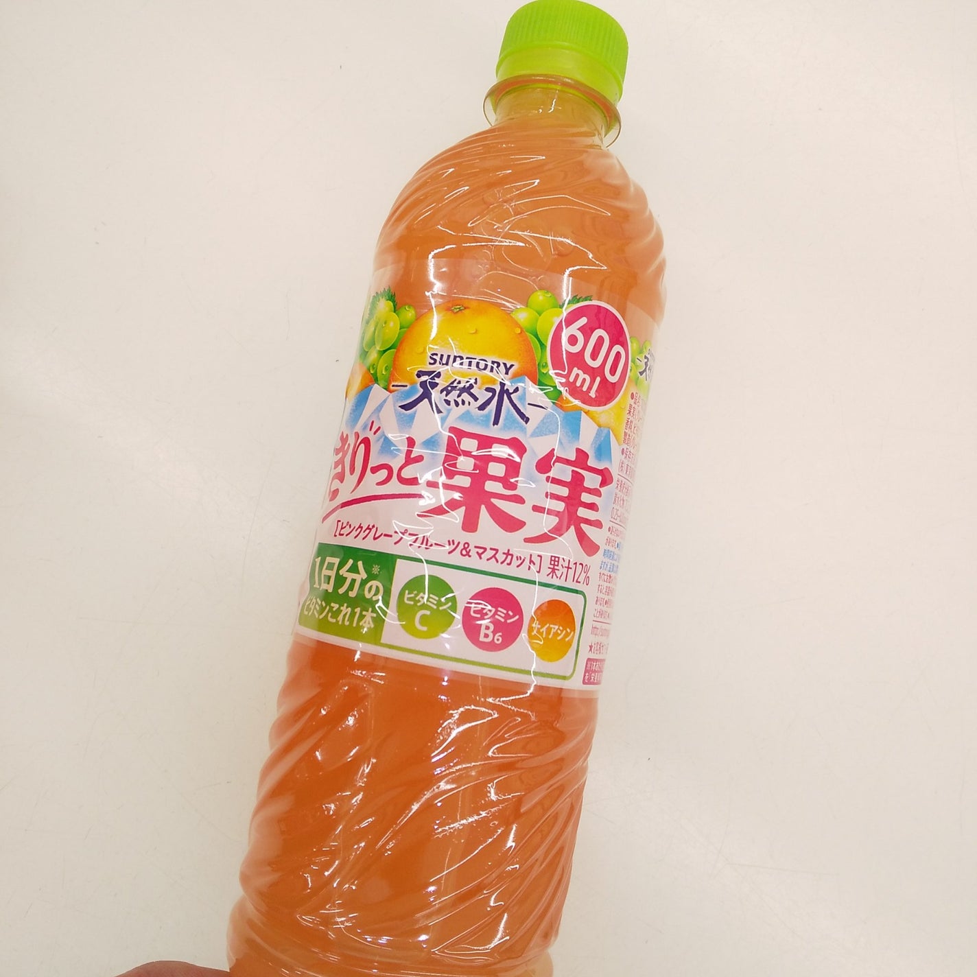 ピー on LIPS 「CMで人気の…サントリーきりっと果実こちらはピンクグレープフル..」(3枚目)