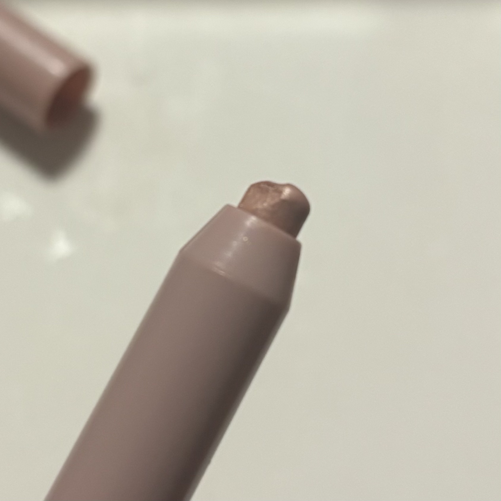 ウォンジョンヨ　メタルシャワーペンシル 01ドリームハグ/Wonjungyo/スティックアイシャドウを使ったクチコミ（2枚目）