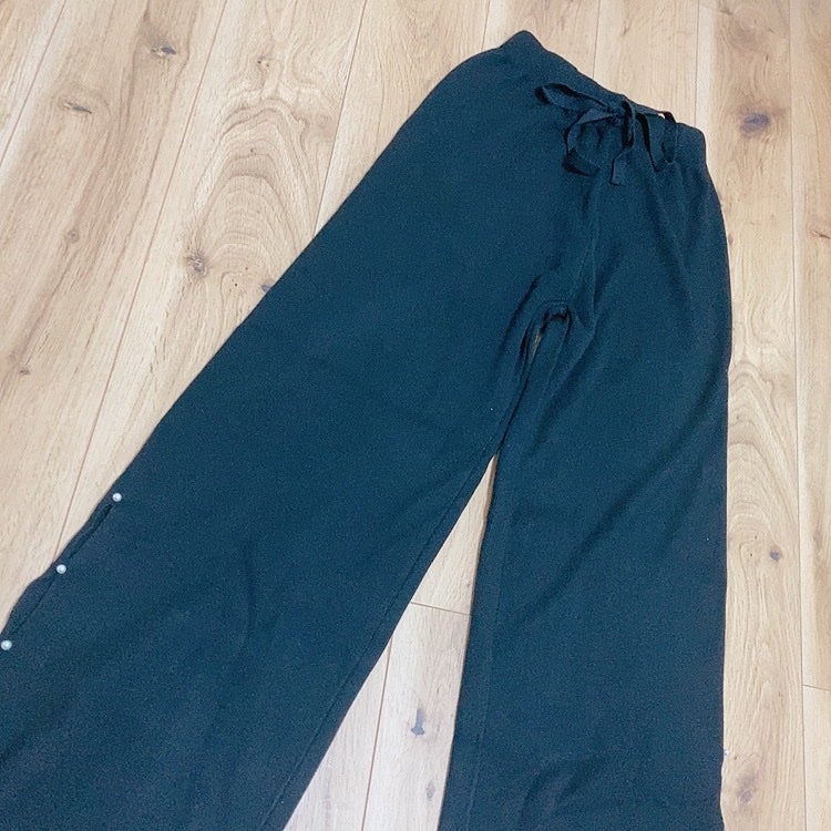 くるは🌷フォロバ10000%🌷 on LIPS 「ブランド名:Frene品名:サイドパールニットワイドパンツサイ..」(1枚目)