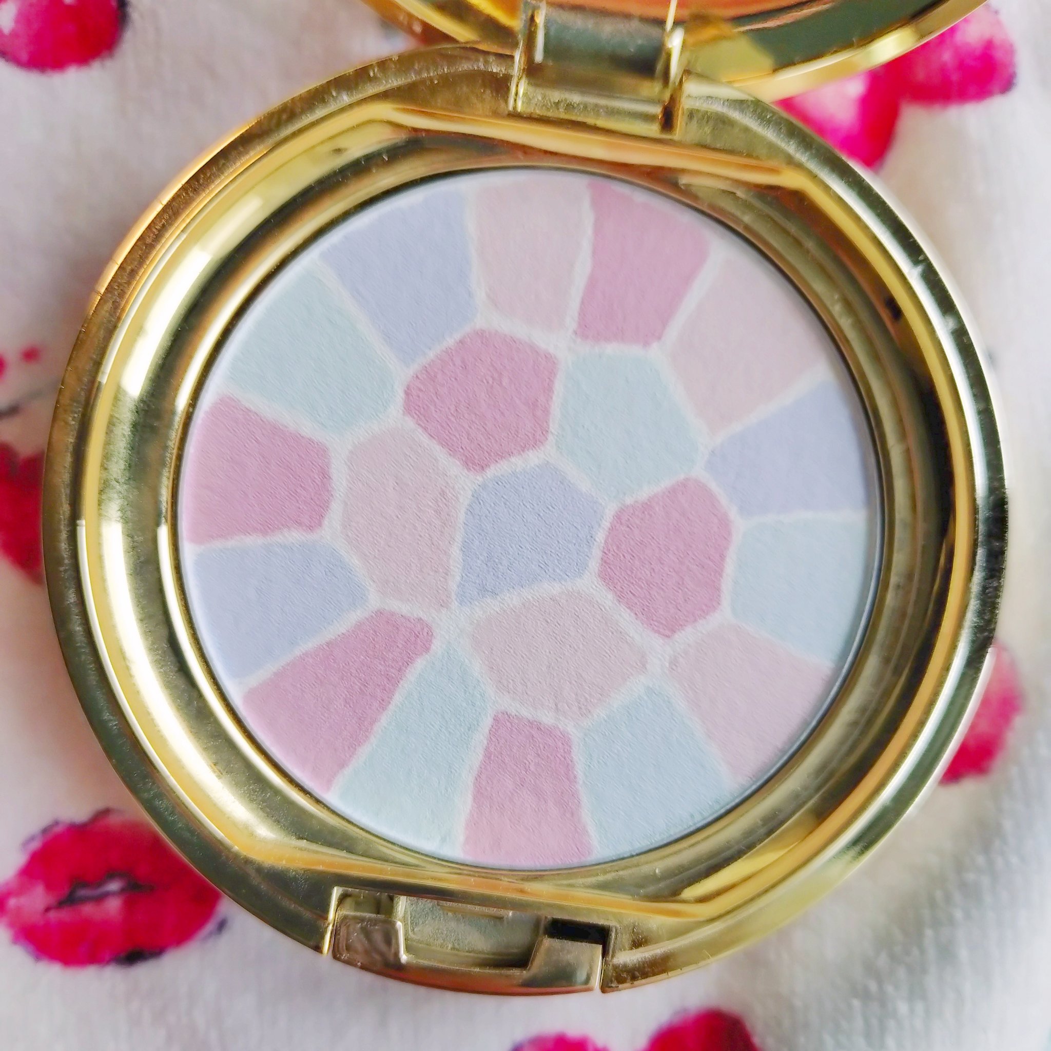 ラ プードル オートニュアンス/Elégance/プレストパウダーを使ったクチコミ（2枚目）