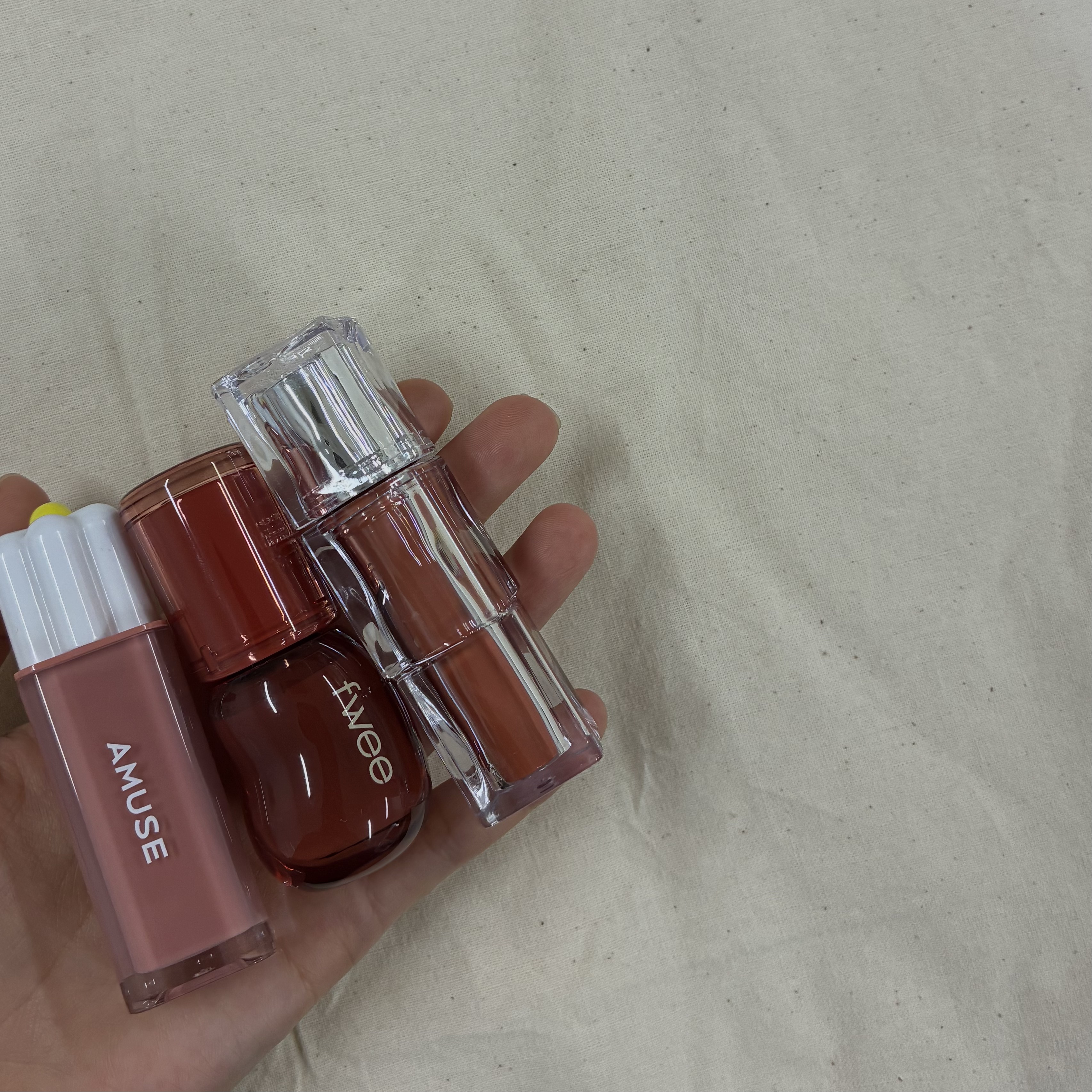 フィー 3Dボリューミンググロス/fwee/リップグロスを使ったクチコミ（2枚目）