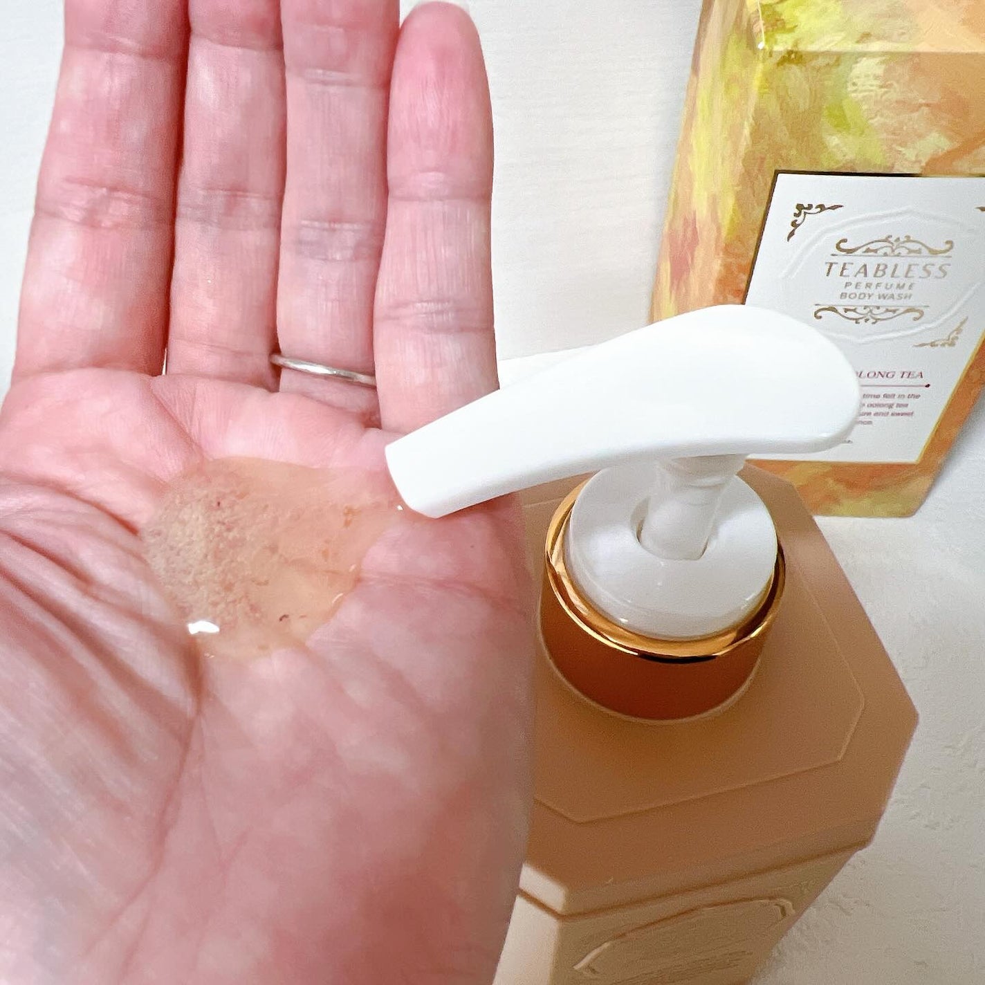 フィグピーチウーロンティーパフュームボディローション/TEABLESS/ボディローションを使ったクチコミ(2枚目)