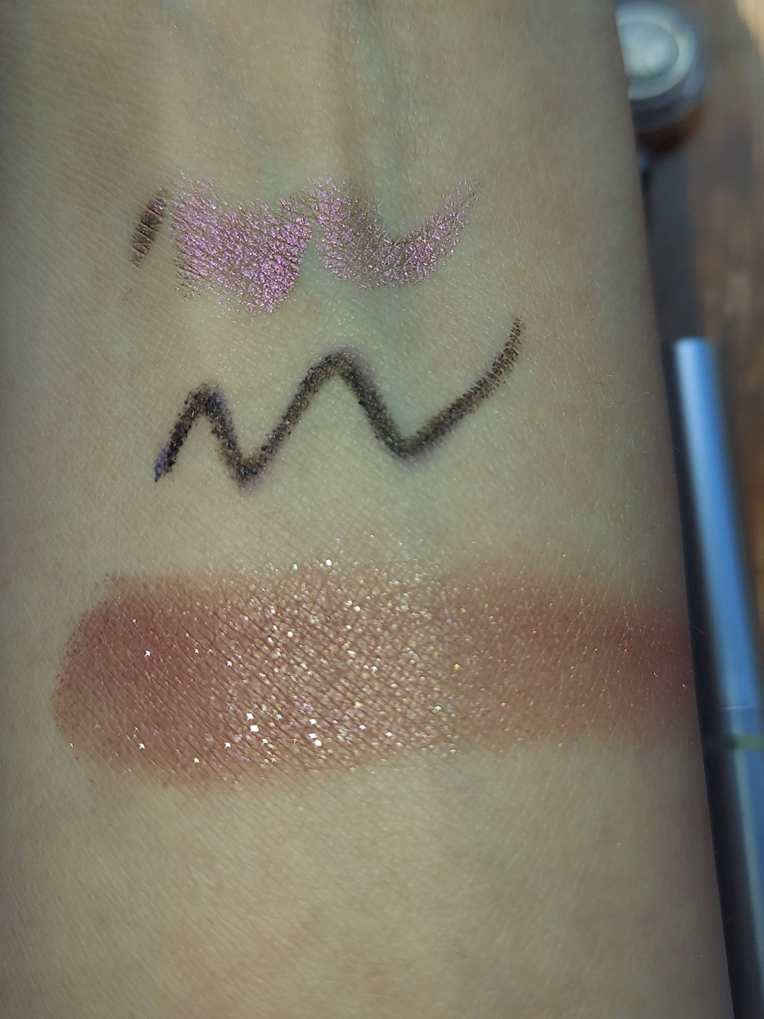 シャドーカスタマイズ/MAJOLICA MAJORCA/単色アイシャドウを使ったクチコミ（2枚目）