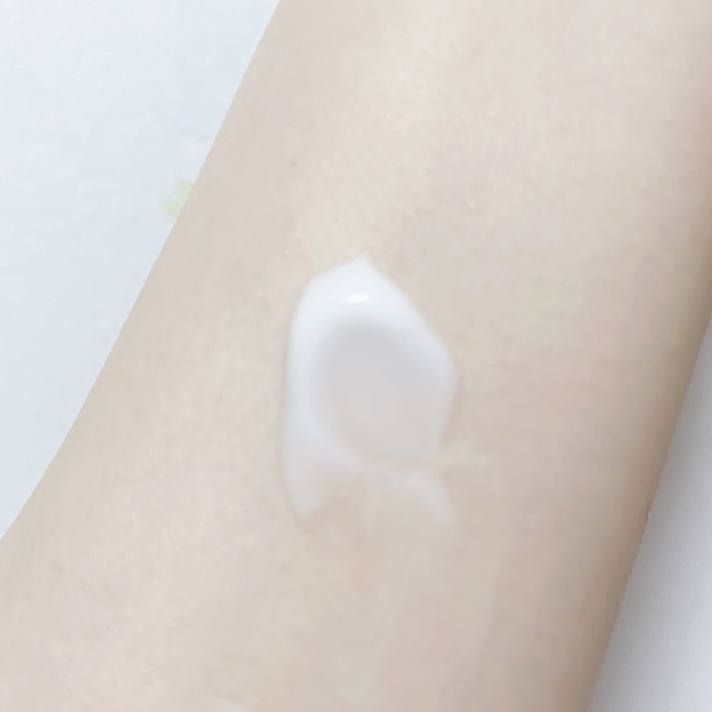 ヨル スキン オーバーナイトジェルクリーム クリア/YOLU/フェイスクリームを使ったクチコミ（3枚目）