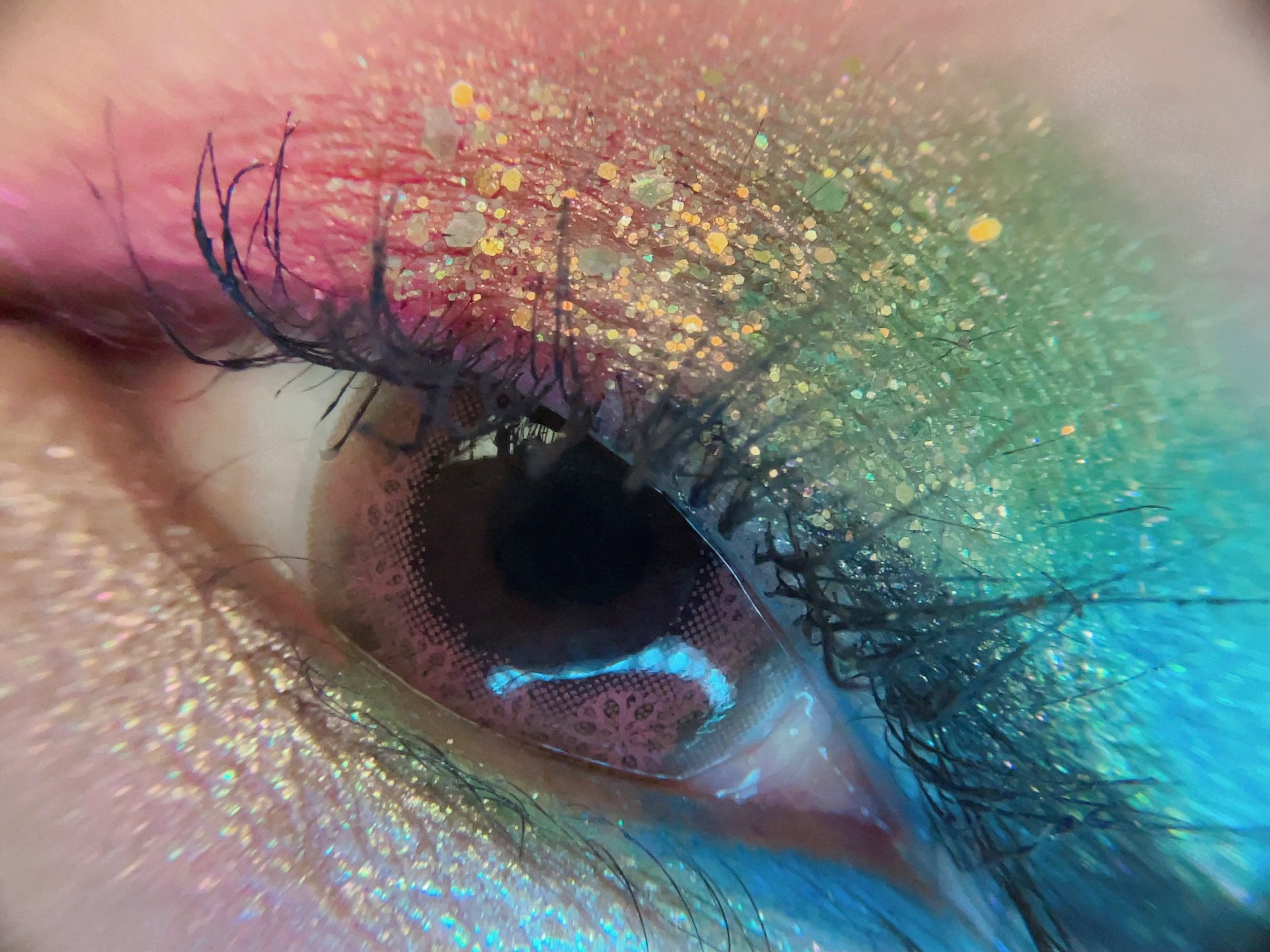 fade into hue/ColourPop/アイシャドウパレットを使ったクチコミ（3枚目）