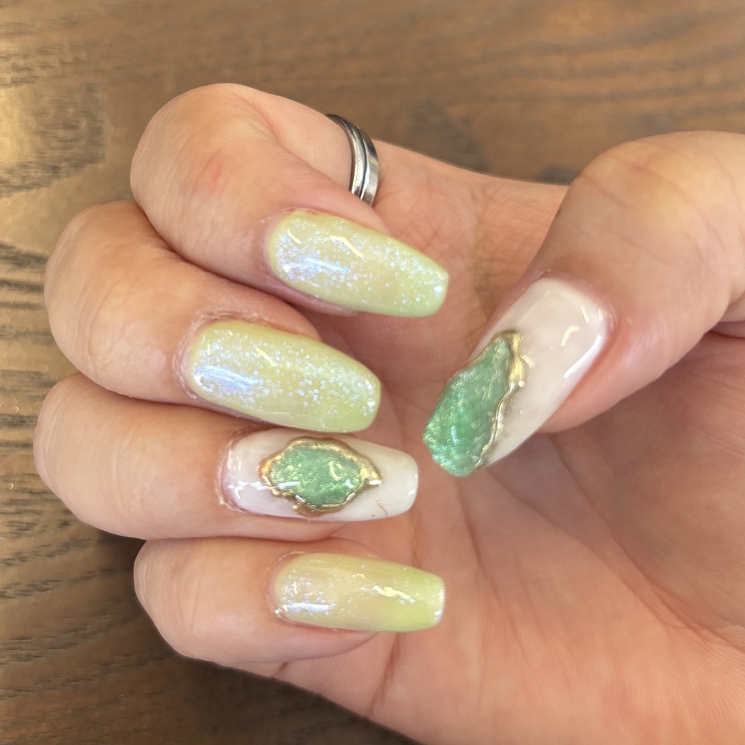 ジェルネイル ユニコーンホワイト/セリア/ジェルネイルを使ったクチコミ（2枚目）