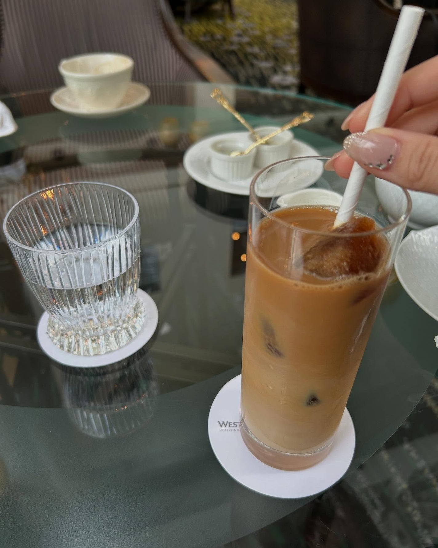 NORI on LIPS 「少し前に連れて行ってくれた@westinosaka💭🎀お庭や池..」(3枚目)