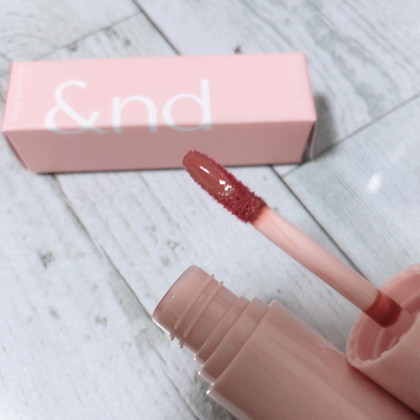 アンドバイロムアンド グラッシーボムティント/&nd by rom&nd/リップティントを使ったクチコミ(2枚目)