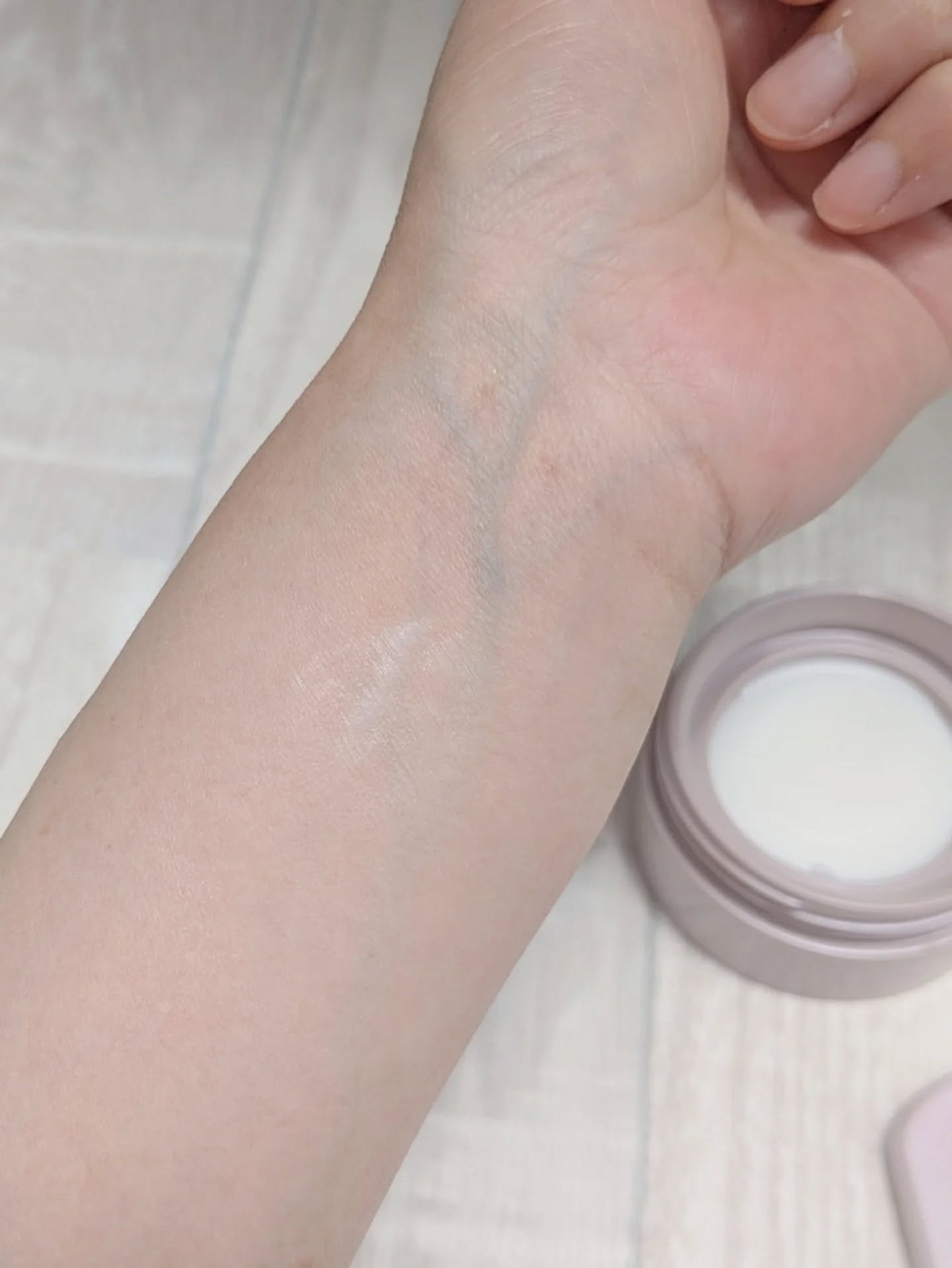 8x4 デオドラントパテ【医薬部外品】/8x4/デオドラント・制汗剤を使ったクチコミ(4枚目)